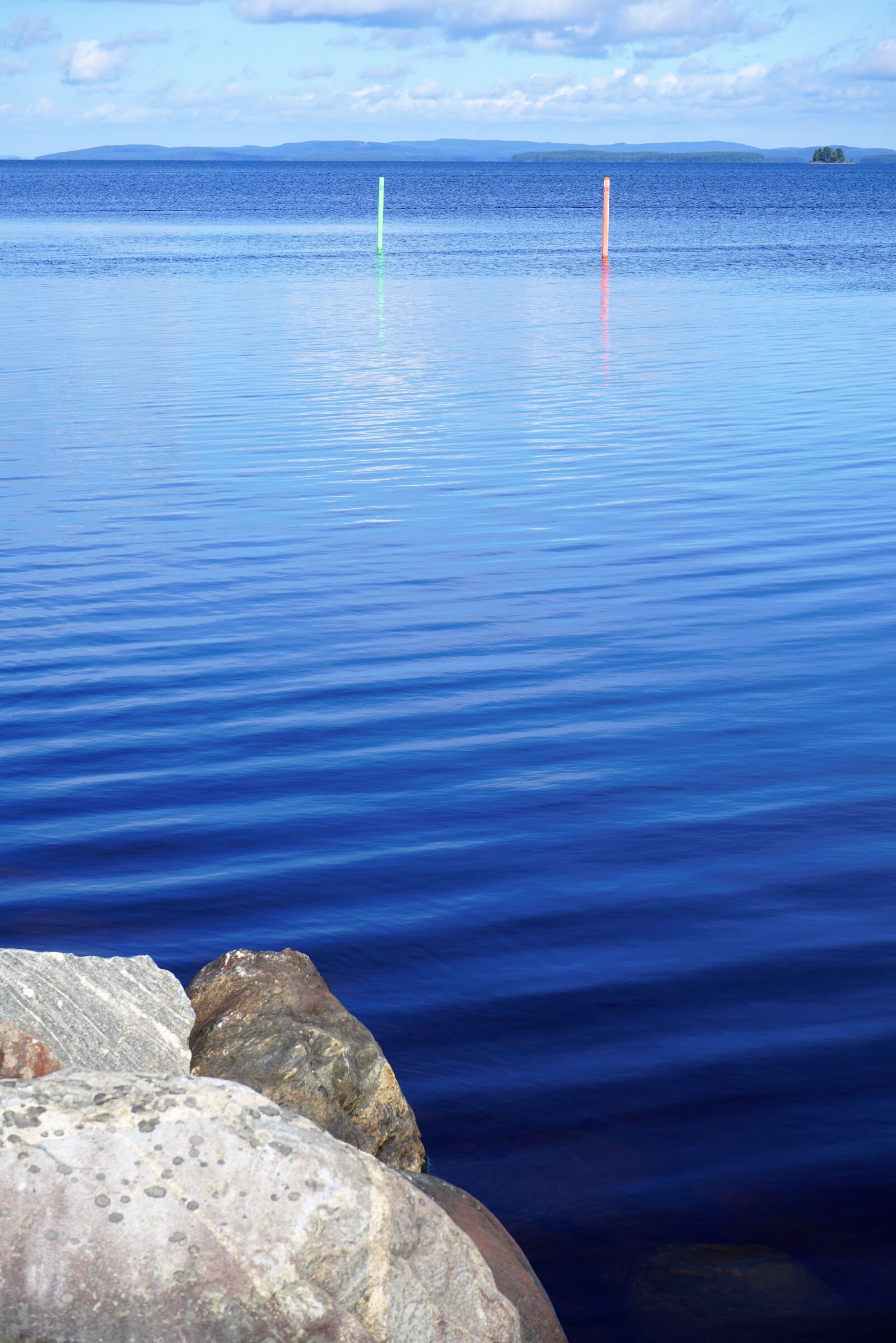 Sony a7R II + Sony FE 28-70mm F3.5-5.6 OSS sample photo. Finland, lake, waves photography