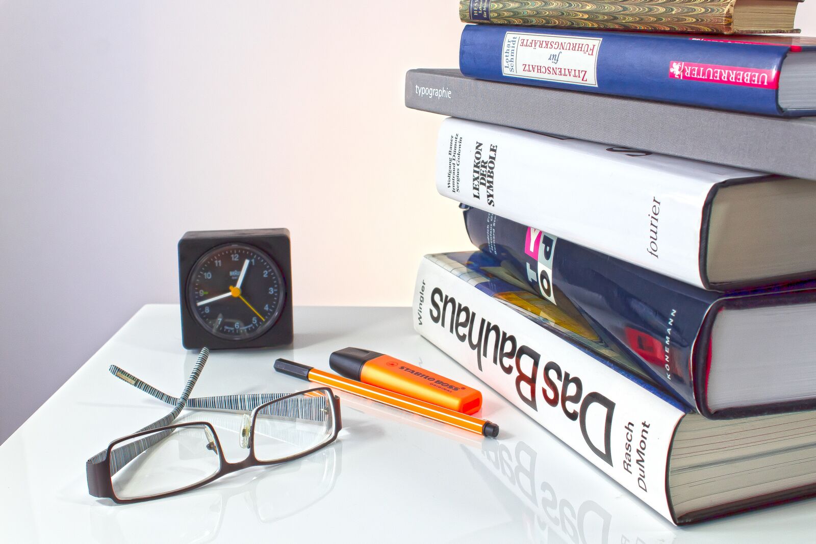 Canon EOS 1300D (EOS Rebel T6 / EOS Kiss X80) sample photo. Book stack, book, learn photography