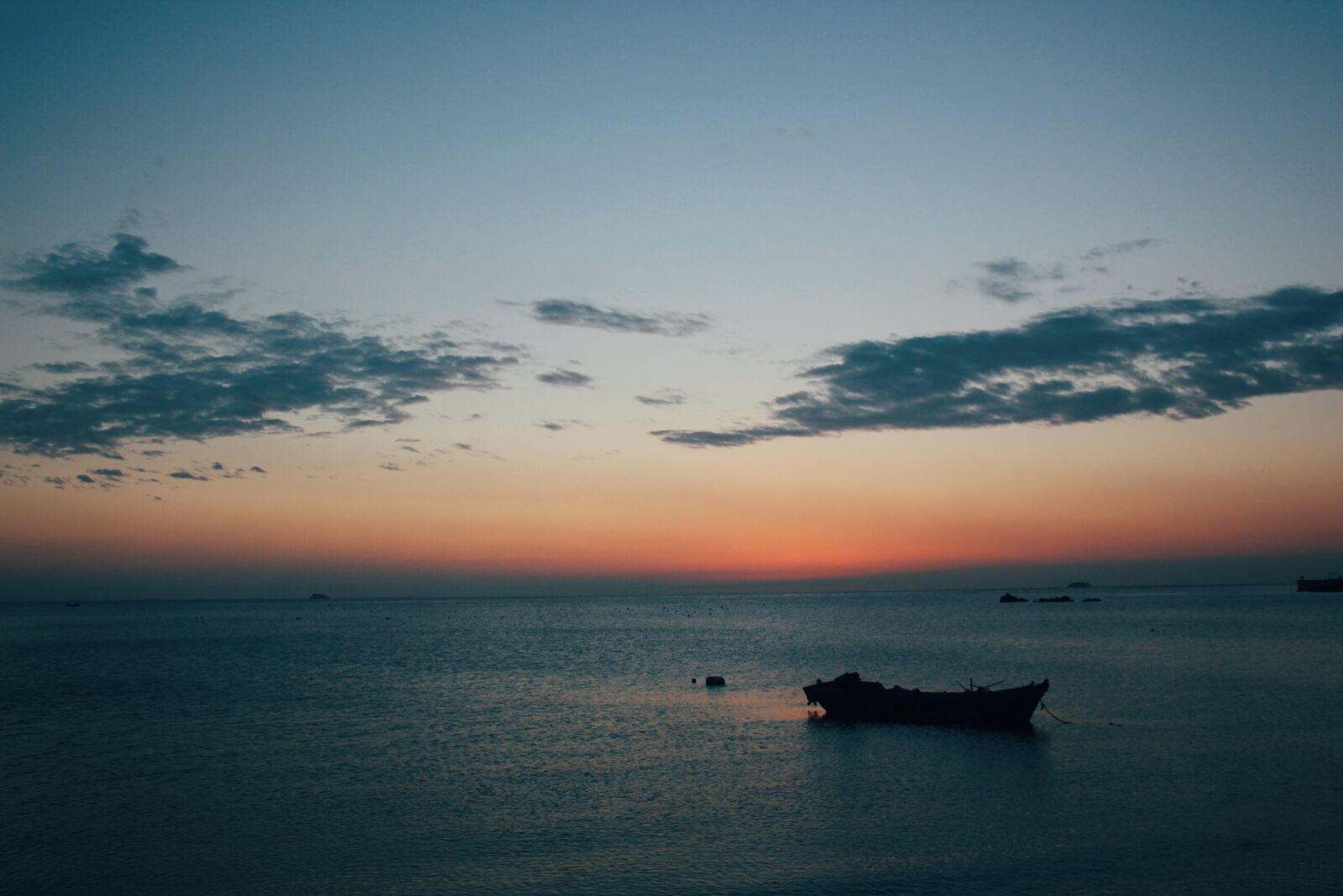 Canon EOS 700D (EOS Rebel T5i / EOS Kiss X7i) sample photo. View, of, sea, against photography