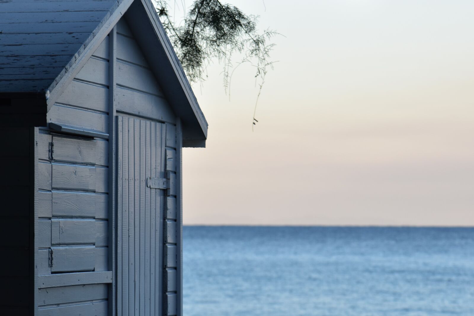 Nikon D5500 sample photo. Beach, sea, beach house photography