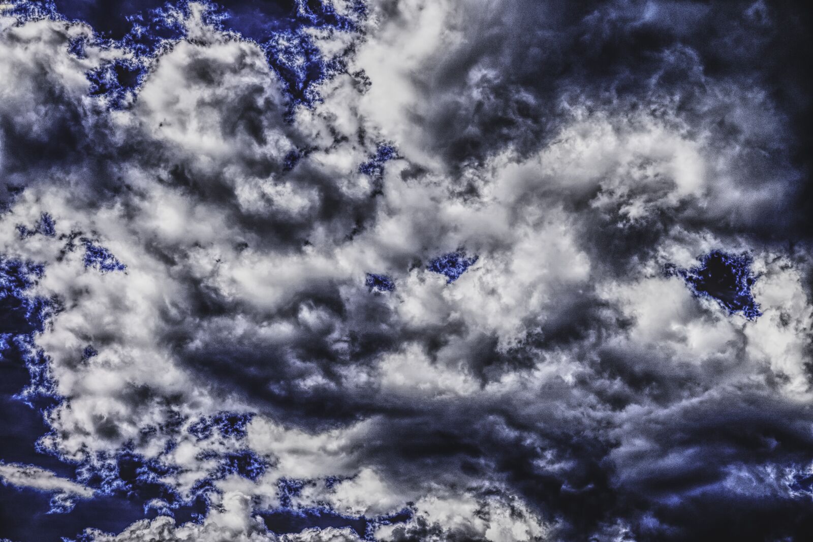 Sony a6300 + Sigma 30mm F2.8 EX DN sample photo. Clouds, dramatic, sky photography