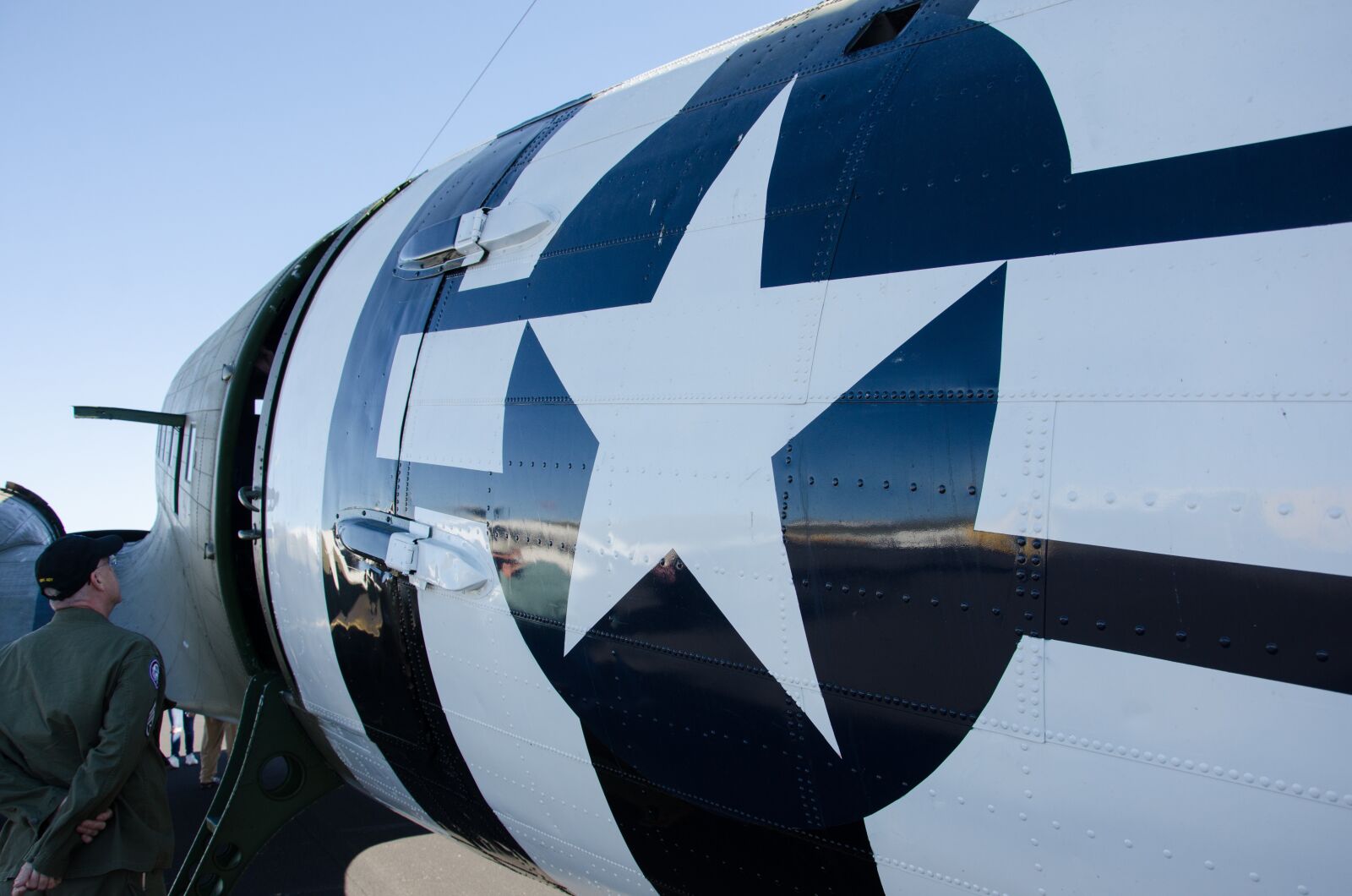 Nikon D7000 sample photo. Airplane, plane, airport photography
