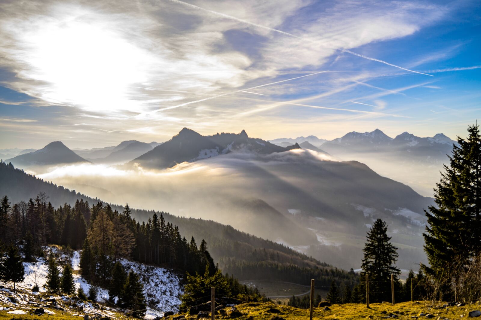 Sony SLT-A58 sample photo. Mountains, fog, sky photography