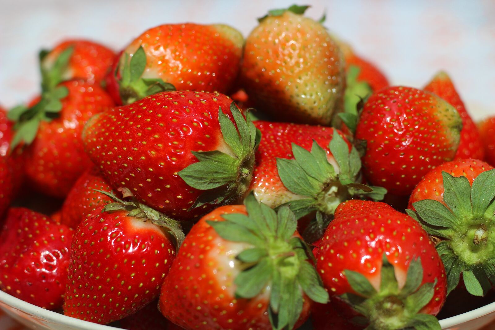 Canon EOS 1200D (EOS Rebel T5 / EOS Kiss X70 / EOS Hi) sample photo. Strawberries, fruit, delicious photography