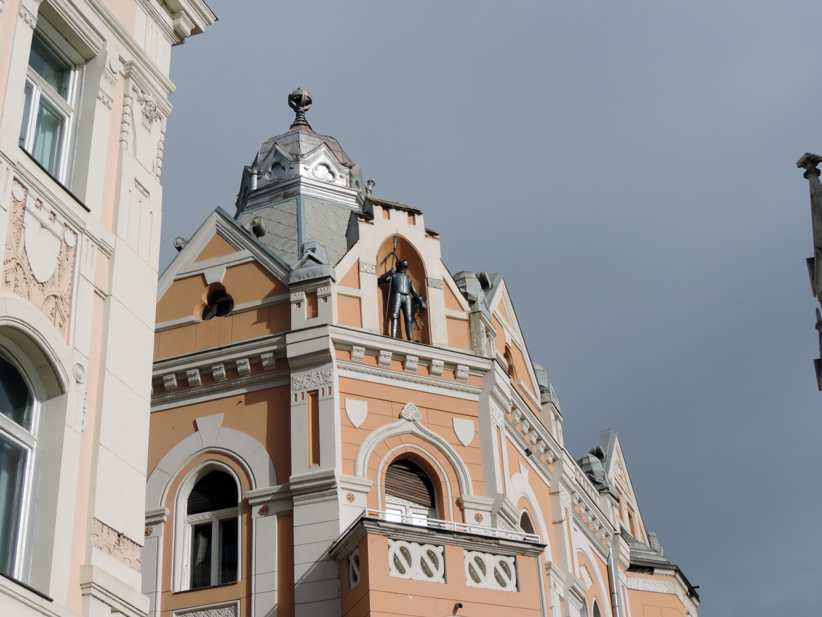 Nikon Coolpix P520 sample photo. Exterior, serbia, building, facade photography