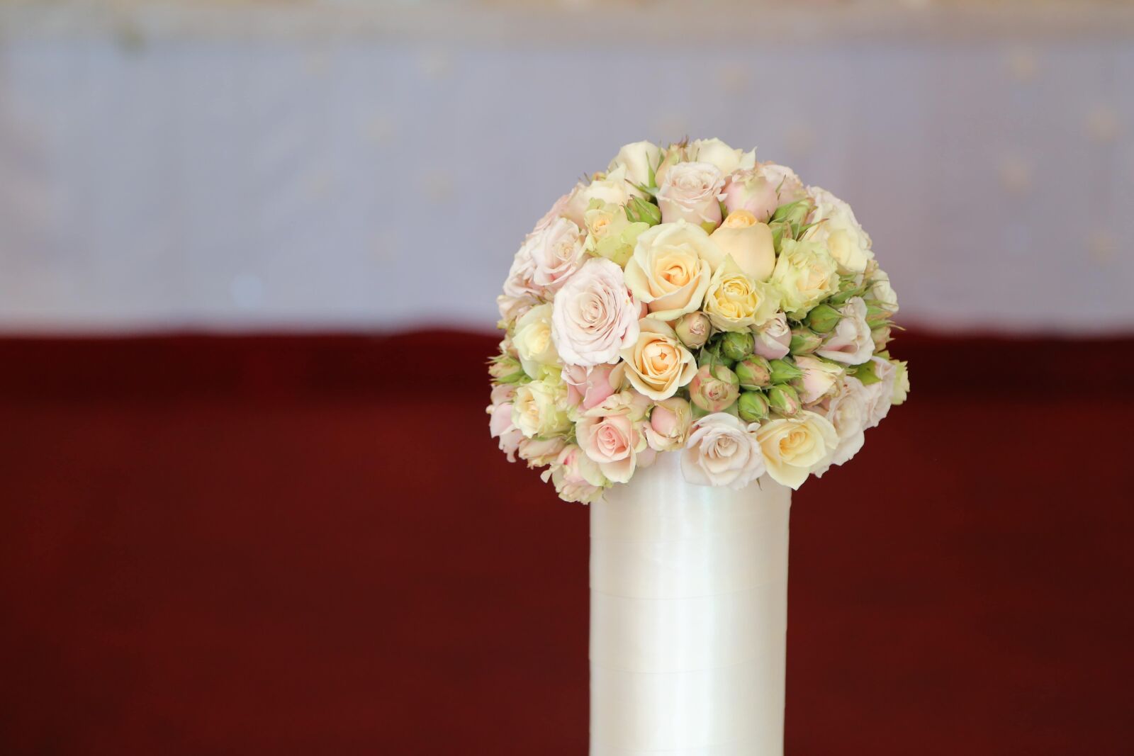 Canon EF 24-105mm F4L IS USM sample photo. Wedding bouquet, vase, porcelain photography