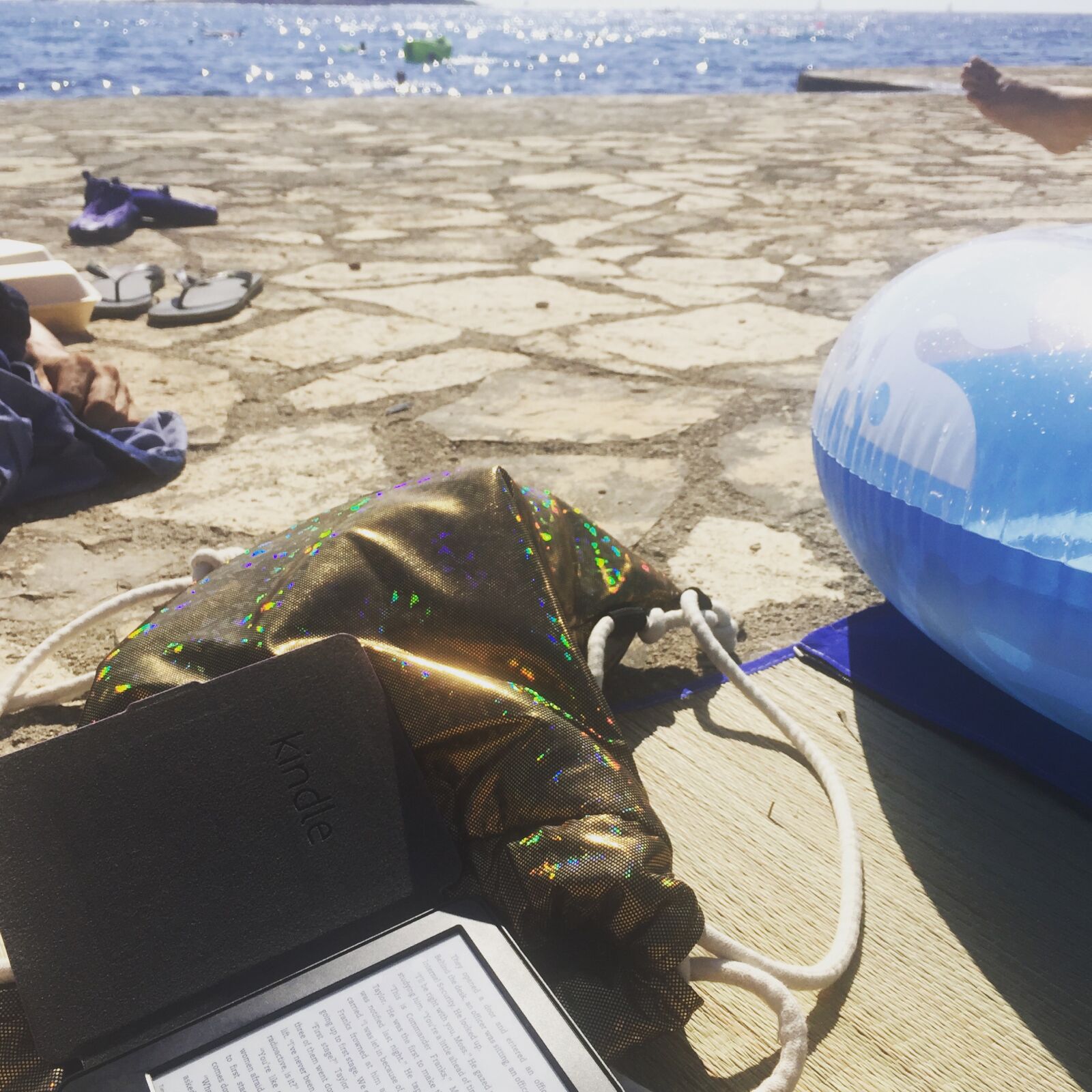 iPhone 6 back camera 4.15mm f/2.2 sample photo. Beach, beachlife, kindle, read photography