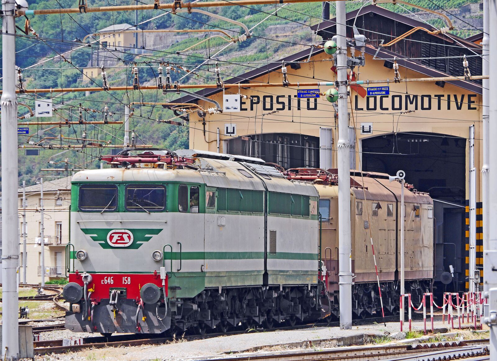Panasonic Lumix DMC-GH3 sample photo. Electric locomotives, historically, lokdepot photography