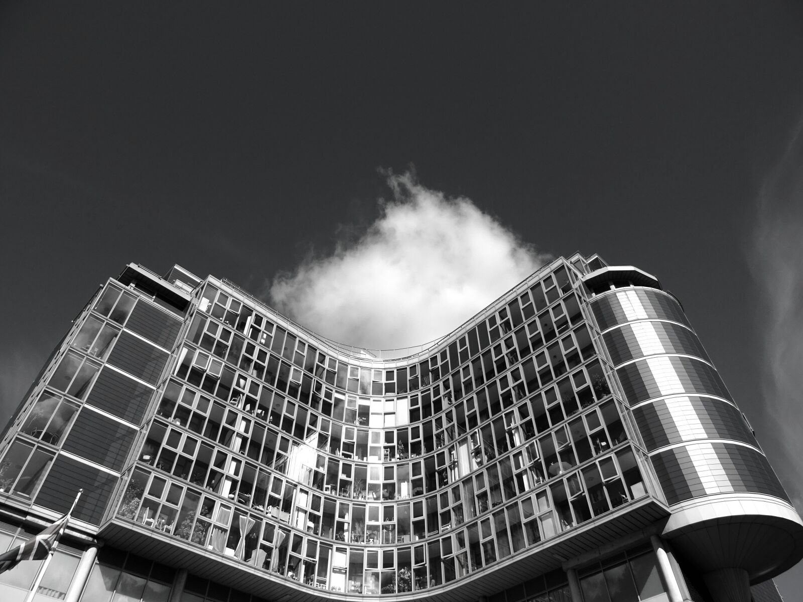 Sony DSC-HX60 sample photo. Architecture, black, and, white photography