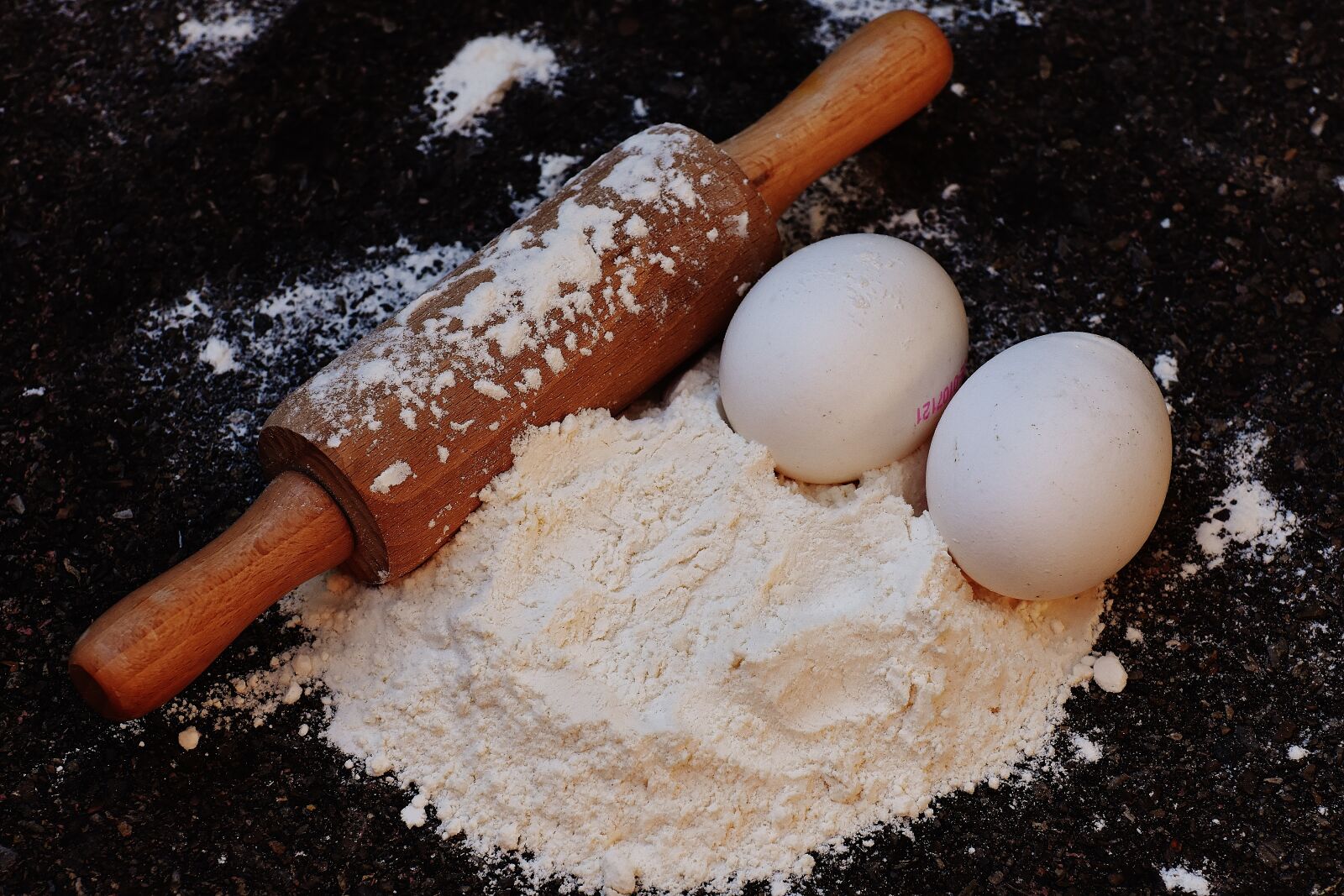 Nikon D7200 sample photo. Bake, rolling pin, egg photography