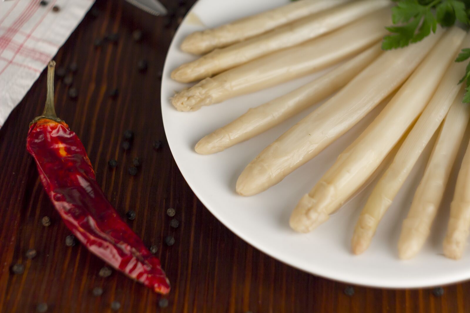 Canon EOS 550D (EOS Rebel T2i / EOS Kiss X4) sample photo. Asparagus, paprika, pepper photography