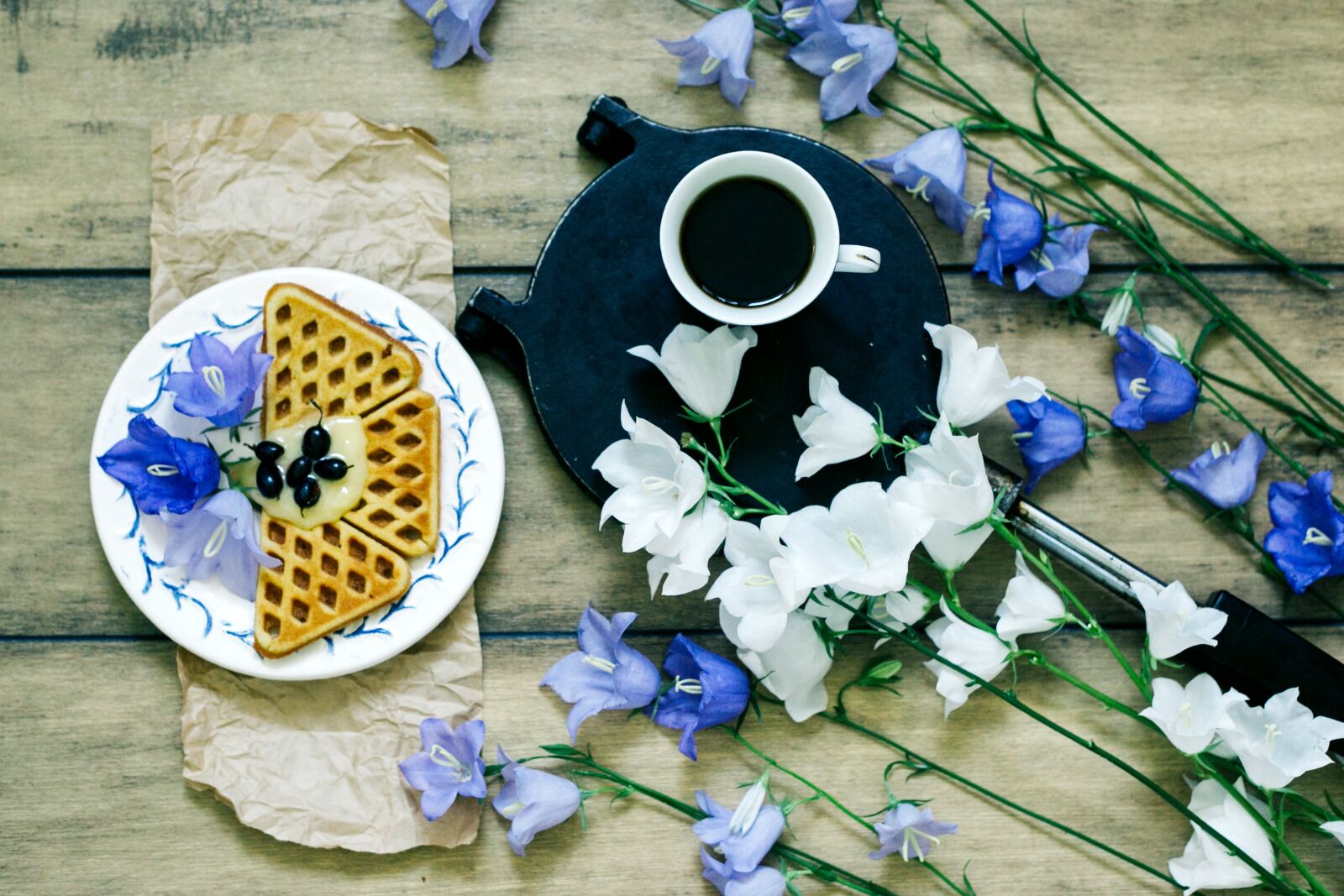 Canon EF 50mm F1.8 II sample photo. Morning, cookies, breakfast photography