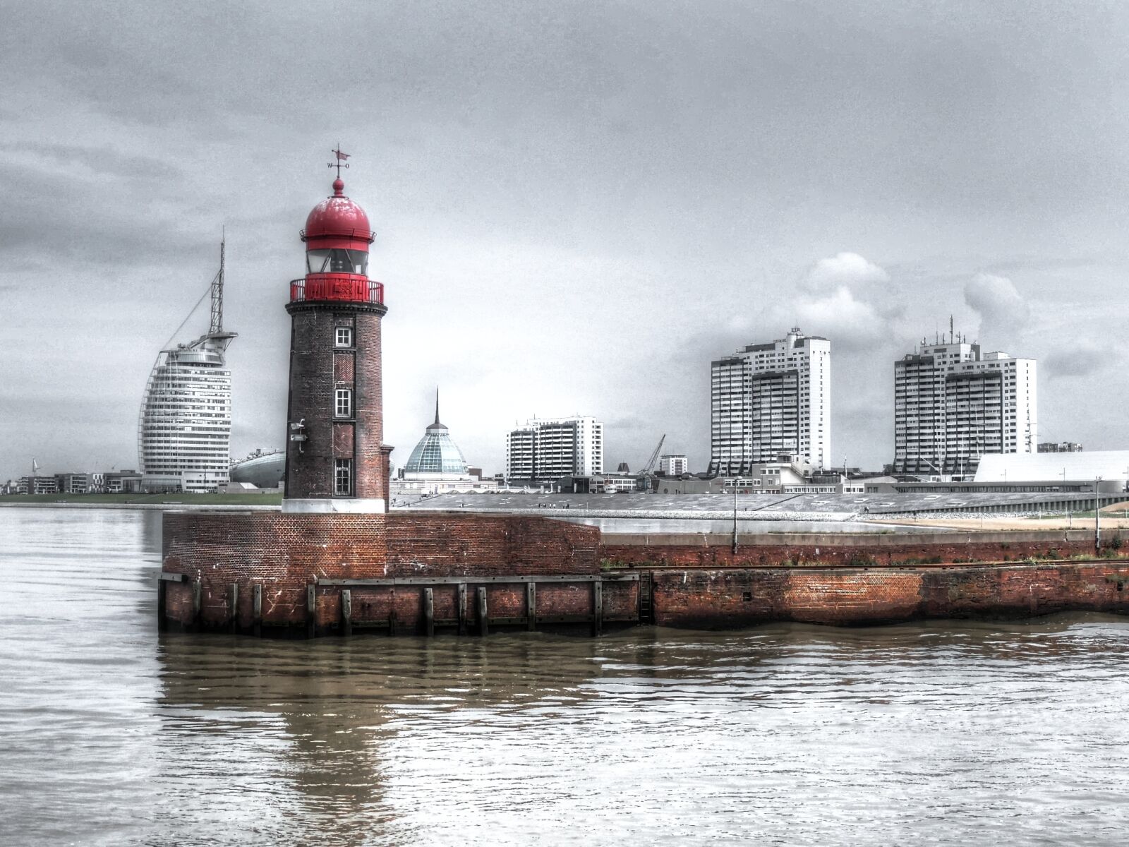 Nikon Coolpix P510 sample photo. Lighthouse, pier, water photography