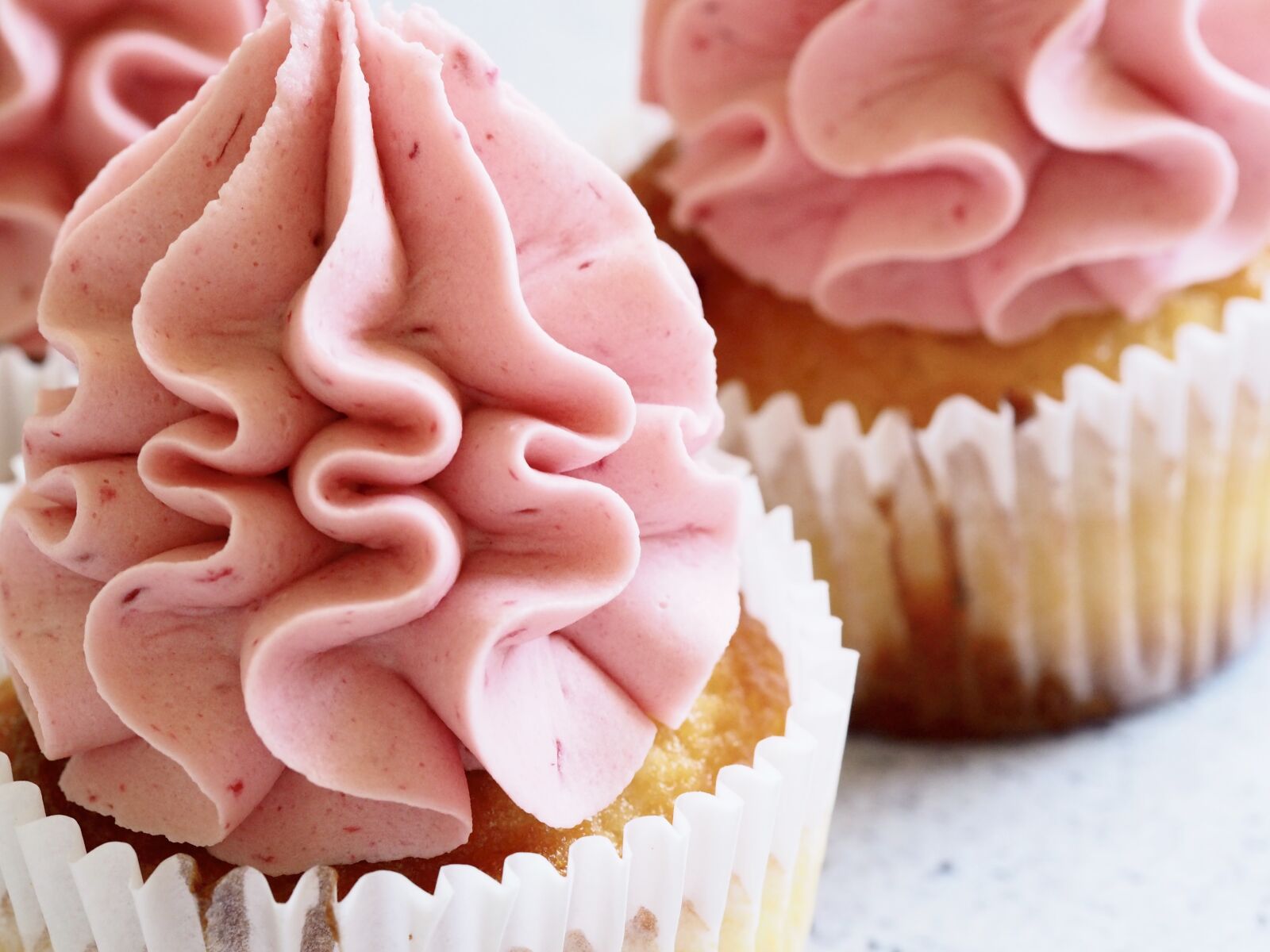 Olympus M.Zuiko Digital ED 60mm F2.8 Macro sample photo. Cake, sweet, bakery photography