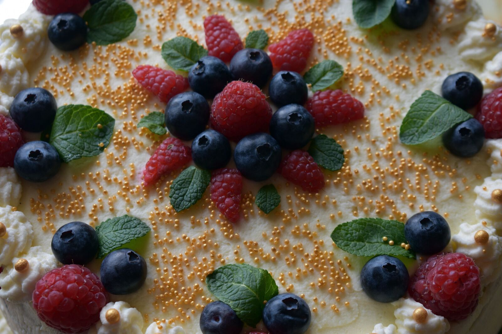 Nikon D3400 sample photo. Cake, birthday, delicious photography