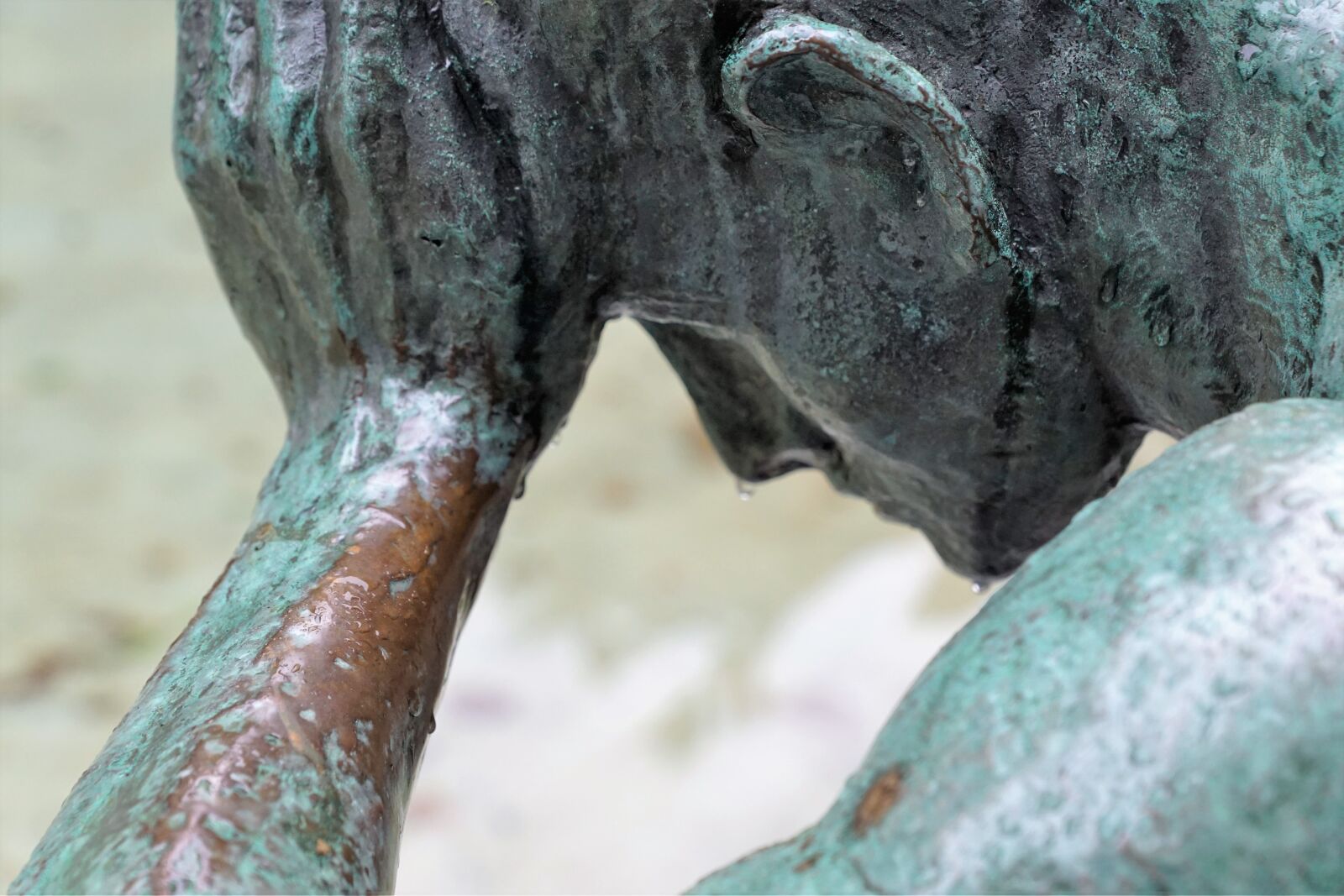 Sony DT 16-50mm F2.8 SSM sample photo. Man, thinking, thoughts photography