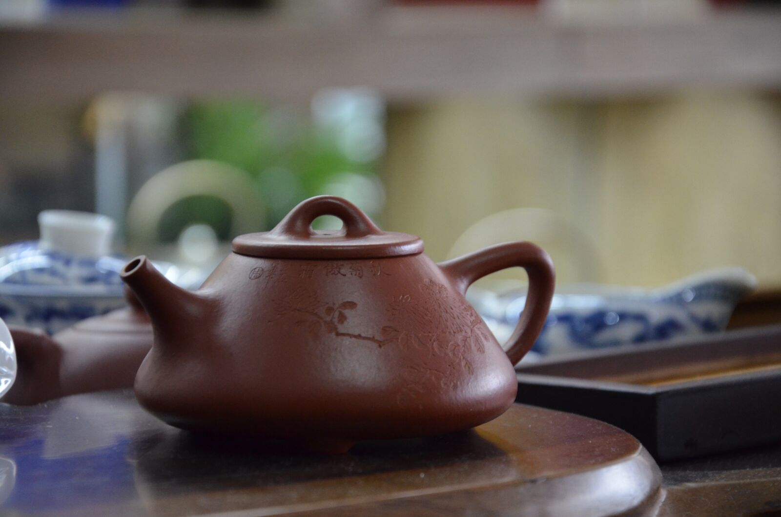 Nikon D5100 sample photo. Teapot, tea cup, ceramics photography