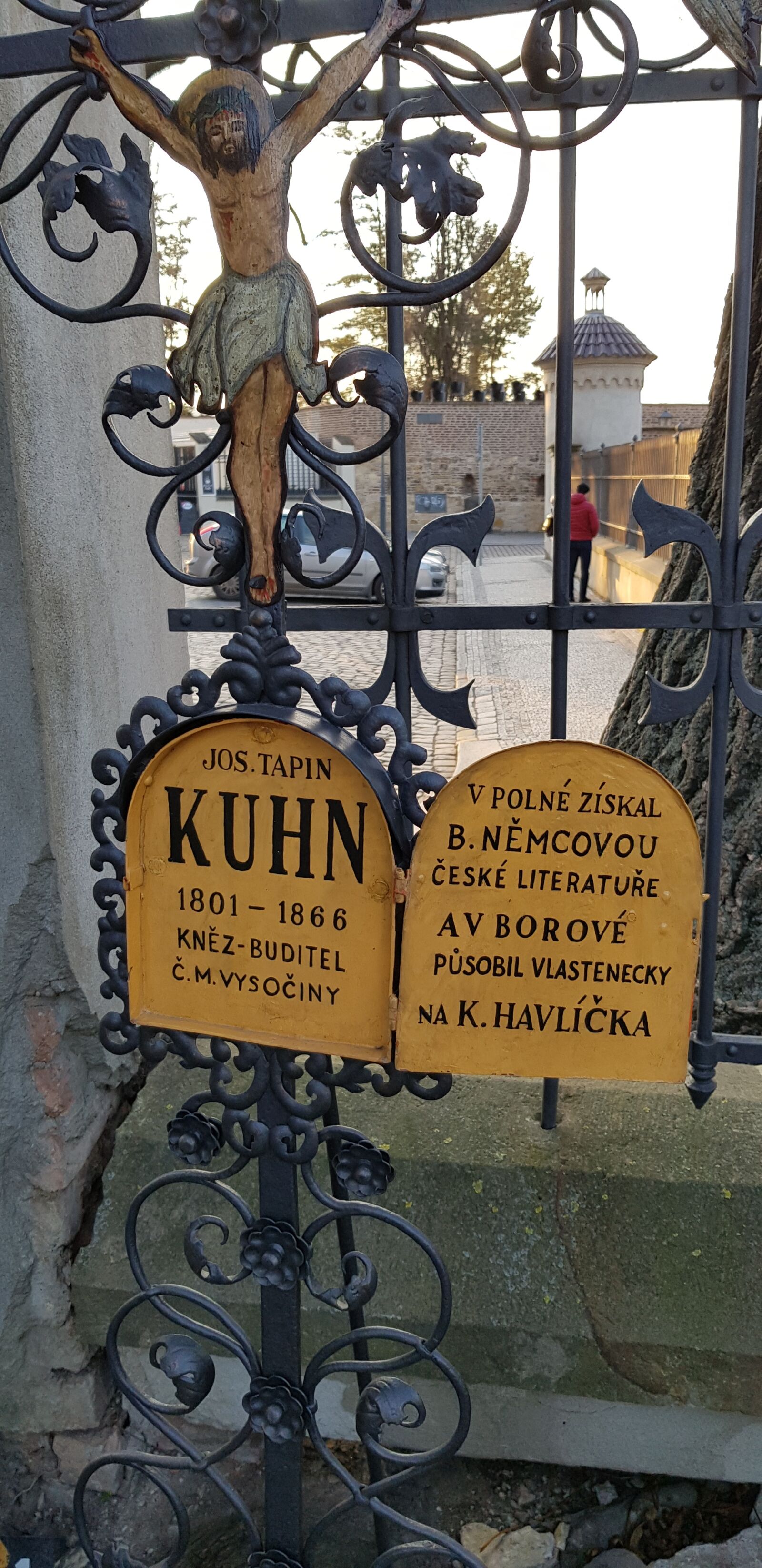 Samsung Galaxy S8 sample photo. Prague, vyšehrad, cemetery photography