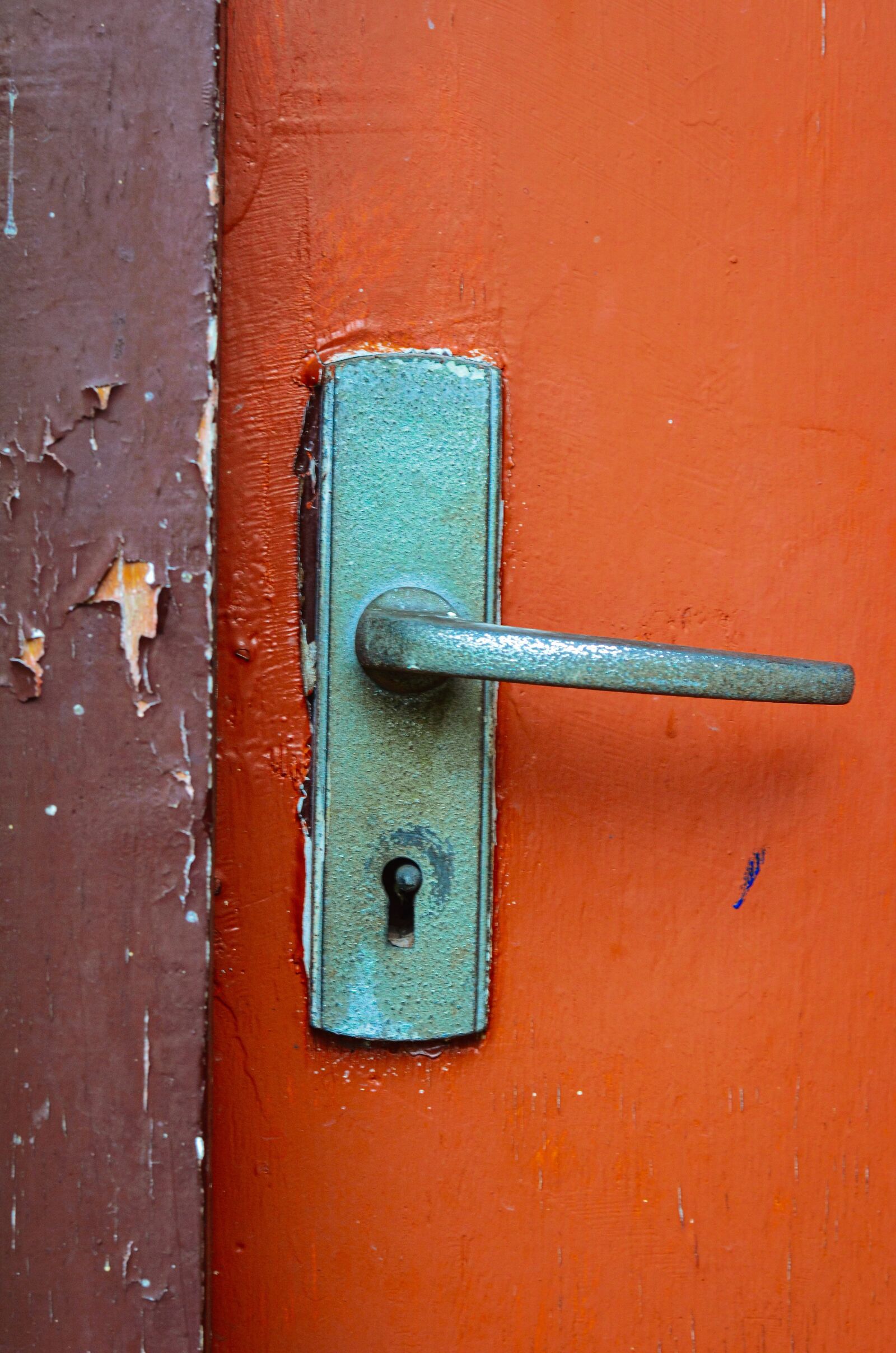 Nikon D5100 sample photo. Door, warehouse, orange photography