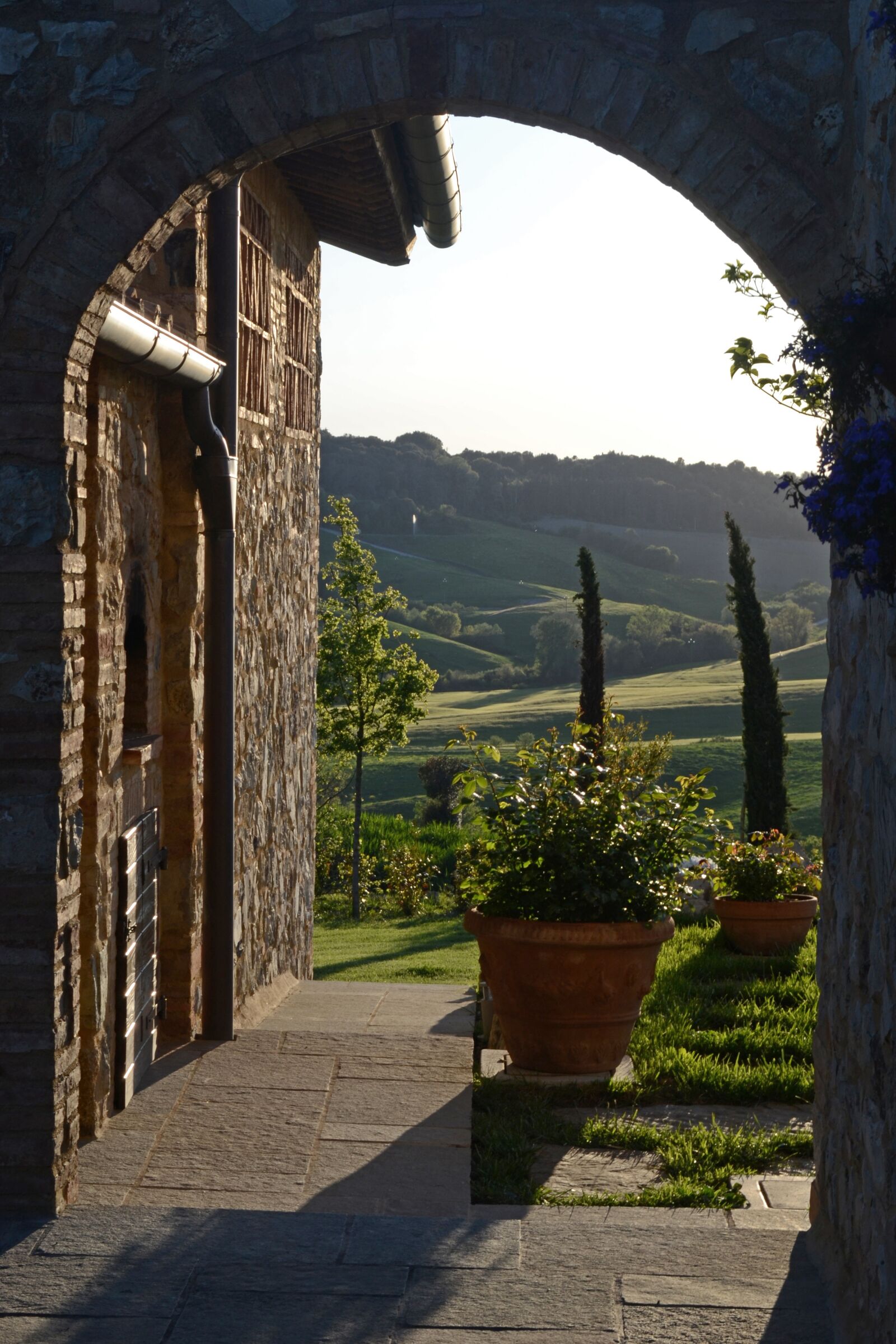 Nikon D3100 sample photo. Italy, view, arch photography