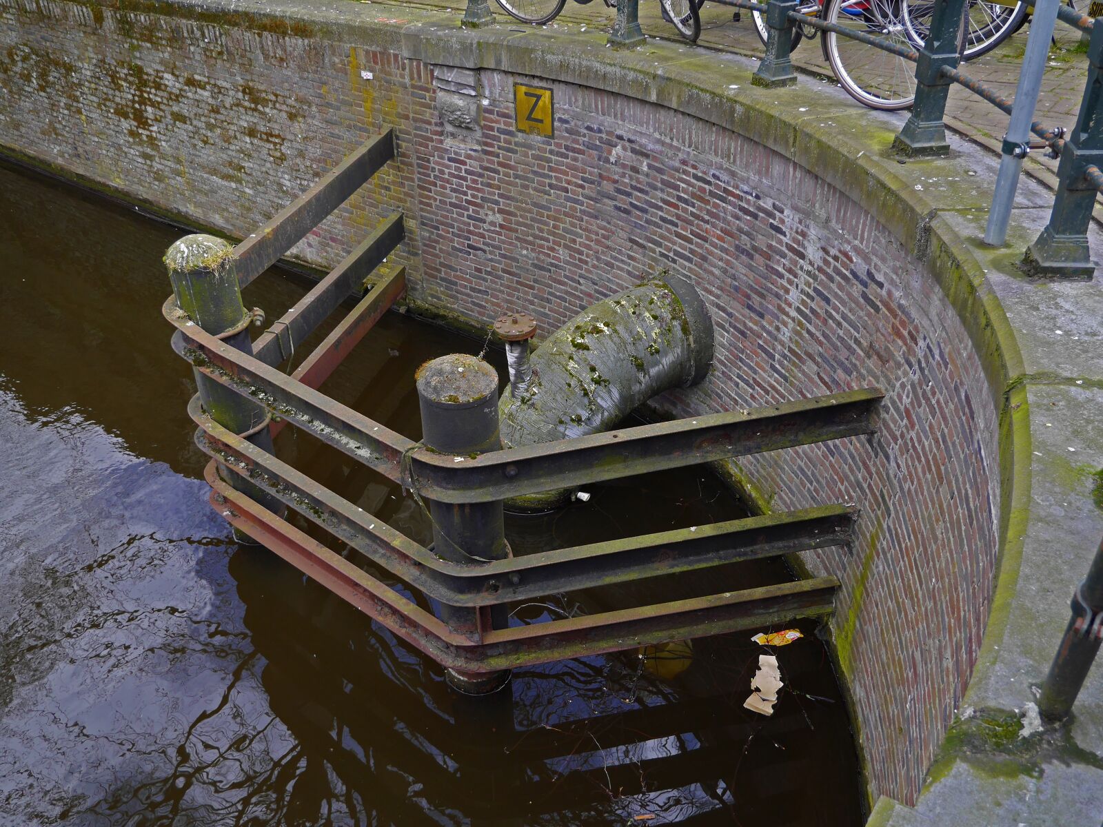 Panasonic Lumix DMC-GF6 sample photo. Water, canal, quay photography