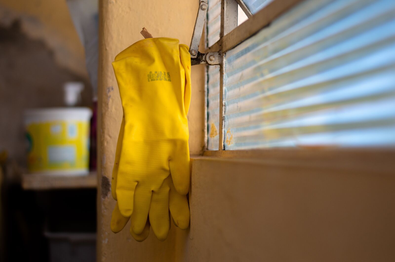 Nikon D3200 sample photo. Gloves, yellow, helmet photography