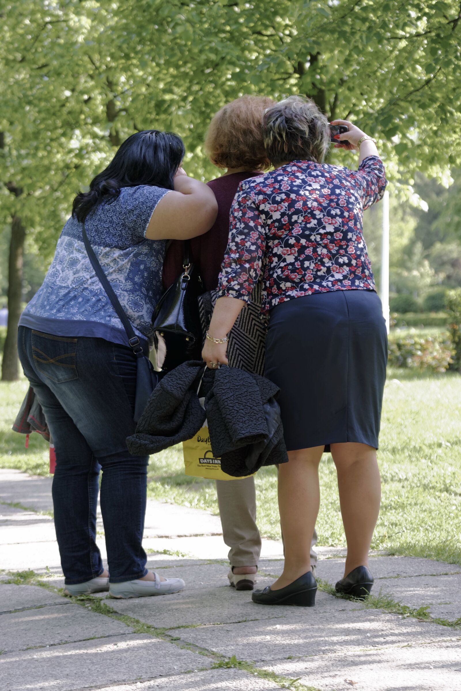 Nikon D5300 sample photo. Three, women, fat photography