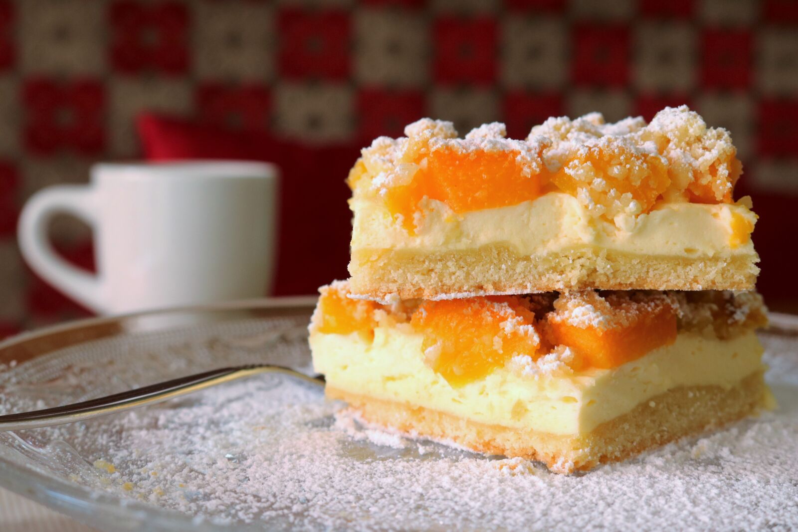 Canon EOS 750D (EOS Rebel T6i / EOS Kiss X8i) sample photo. Cake, sheet cake, bake photography