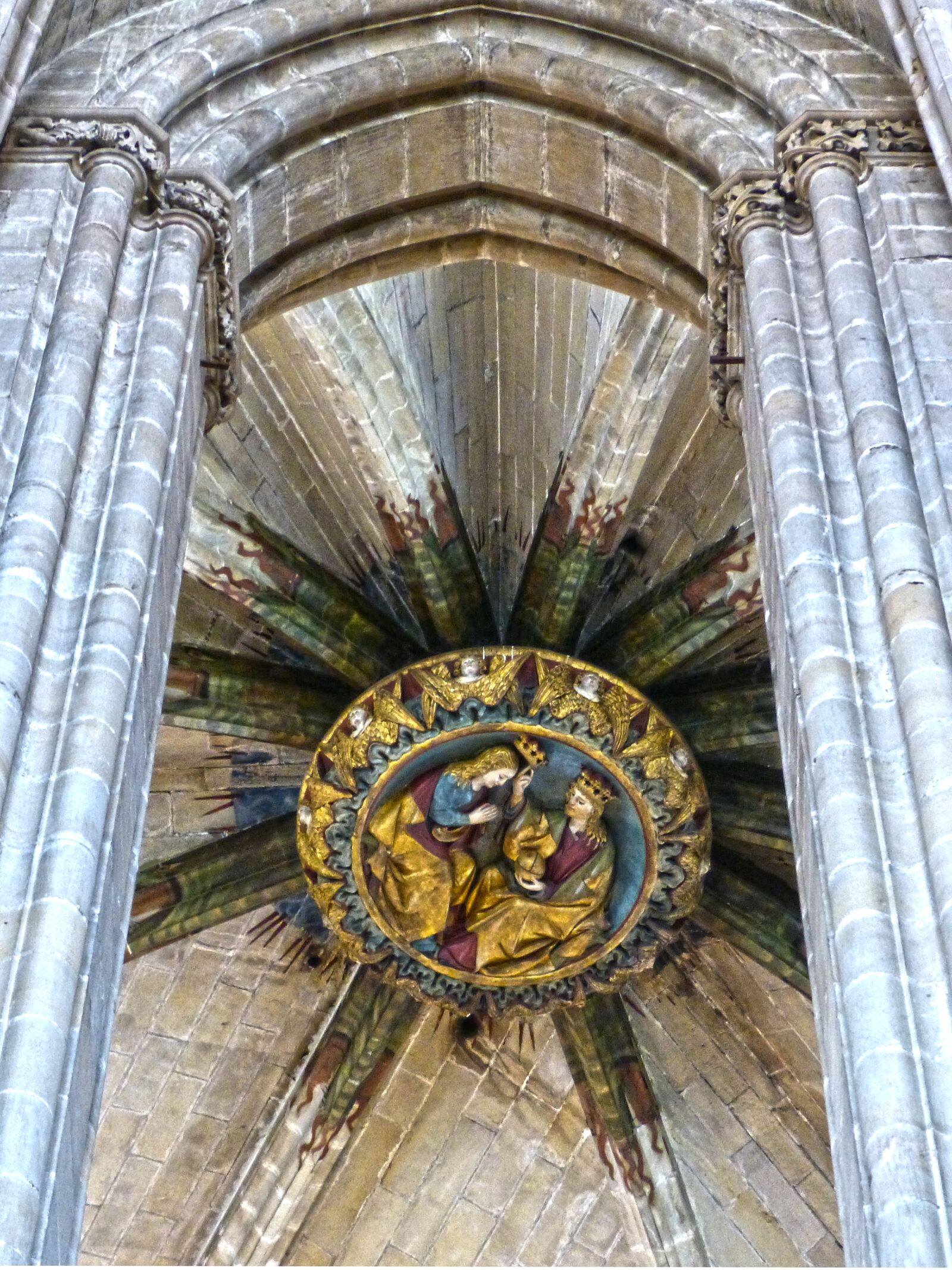 Panasonic DMC-FZ62 sample photo. Gothic, medallion, ogee photography