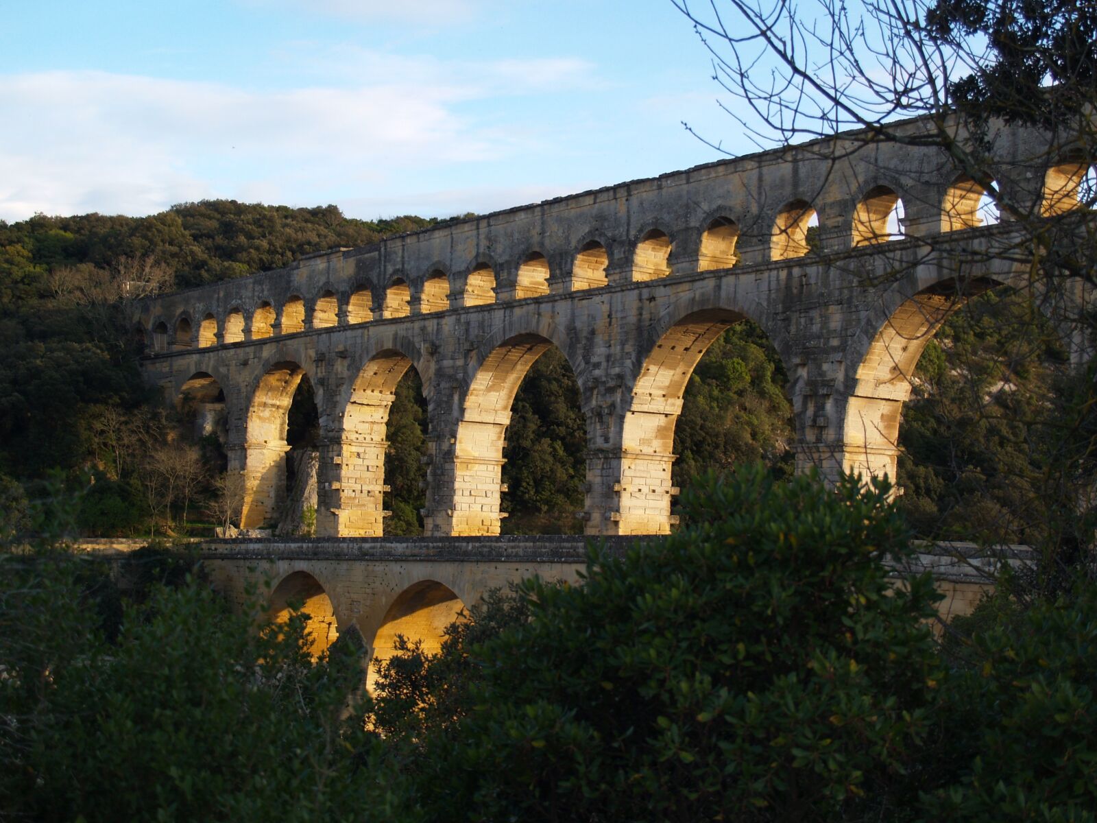 Olympus E-500 (EVOLT E-500) sample photo. Pont du gard, france photography