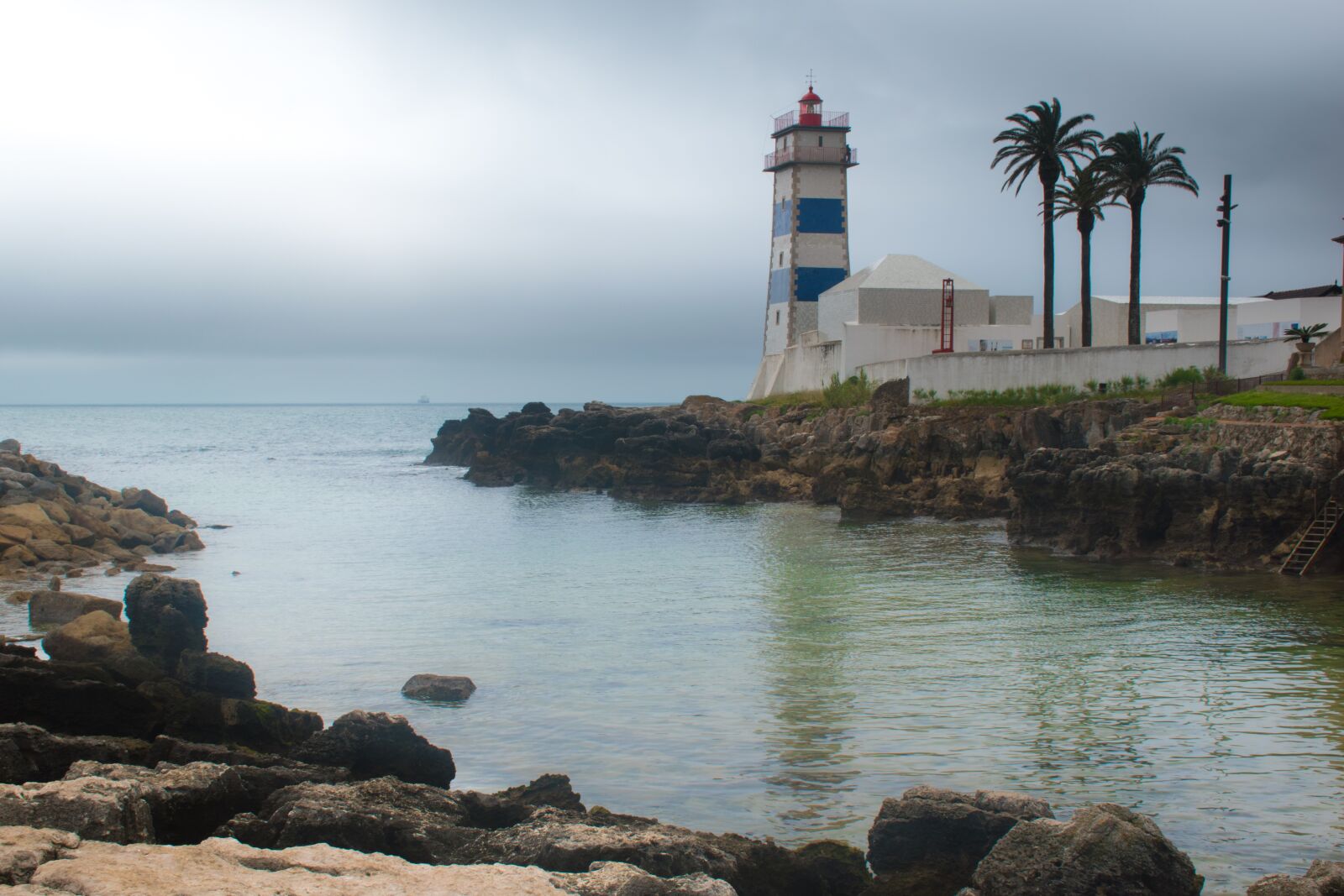 Nikon D5600 sample photo. Lighthouse, ocean, cloudy photography