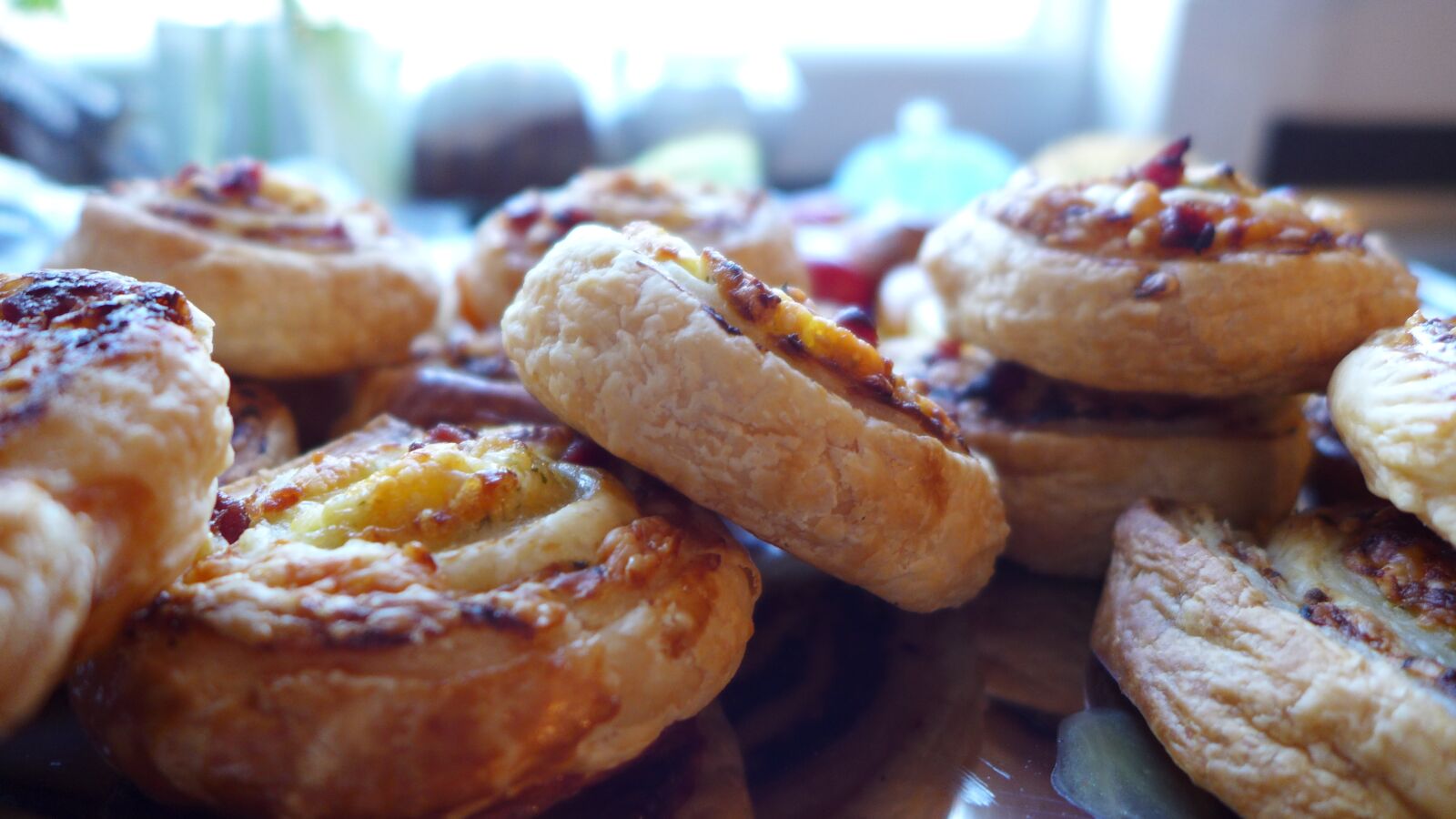 Panasonic Lumix DMC-LX7 sample photo. Eat, buffet, food photography