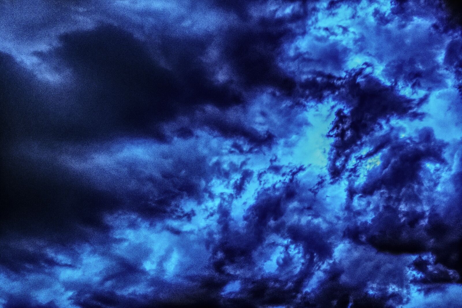 Sony a6300 + Sigma 30mm F2.8 EX DN sample photo. Thunderstorm, clouds, storm photography