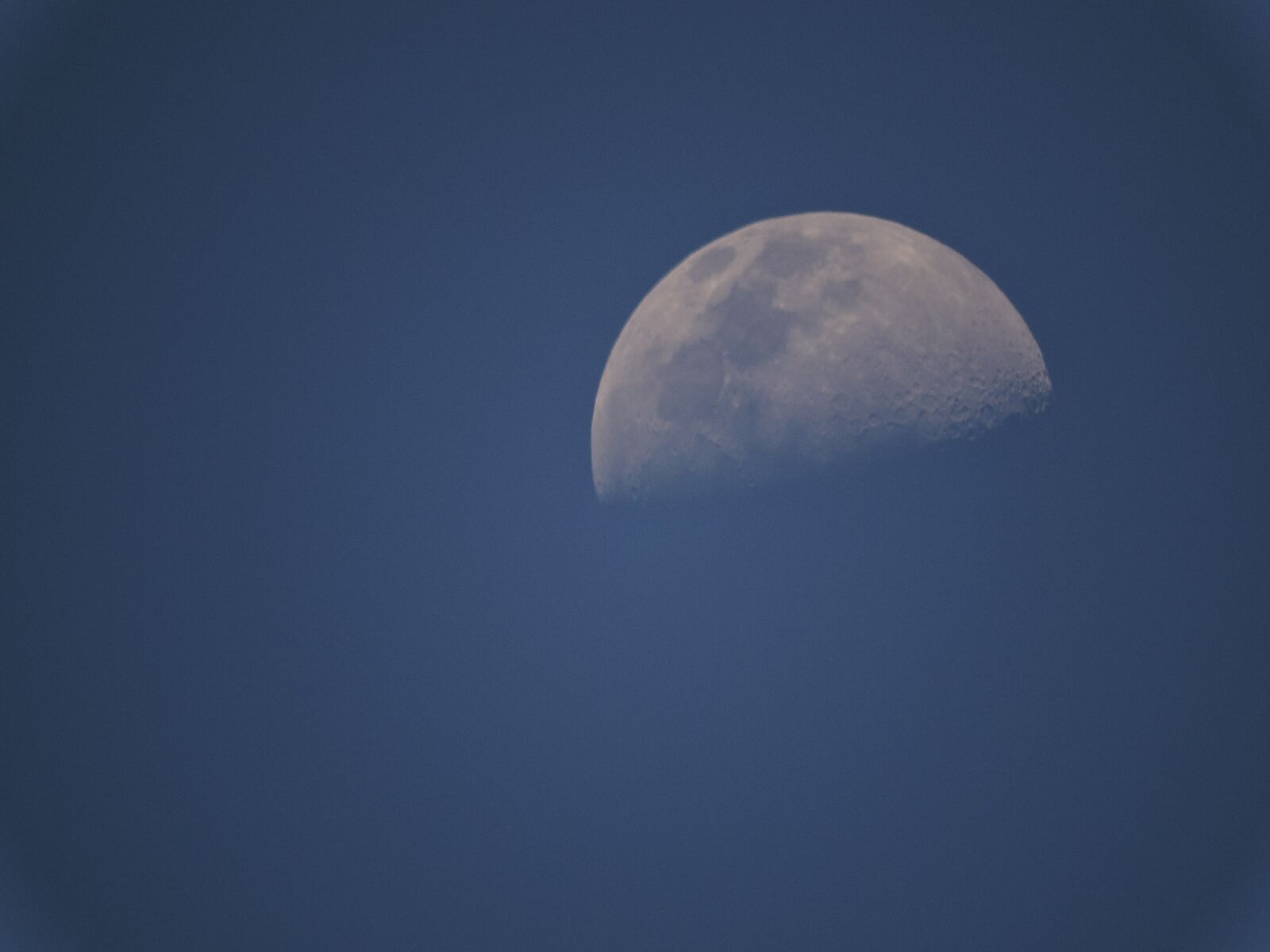 Nikon Coolpix P600 sample photo. Moon, sky, waning photography