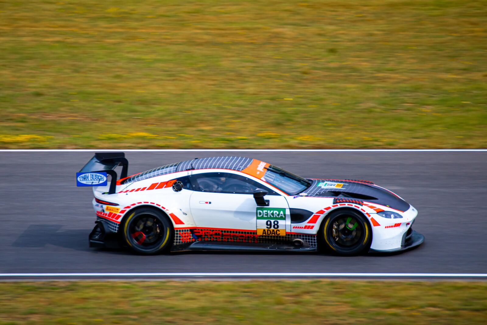 Canon EOS 750D (EOS Rebel T6i / EOS Kiss X8i) sample photo. Aston martin, vantage, gt3 photography