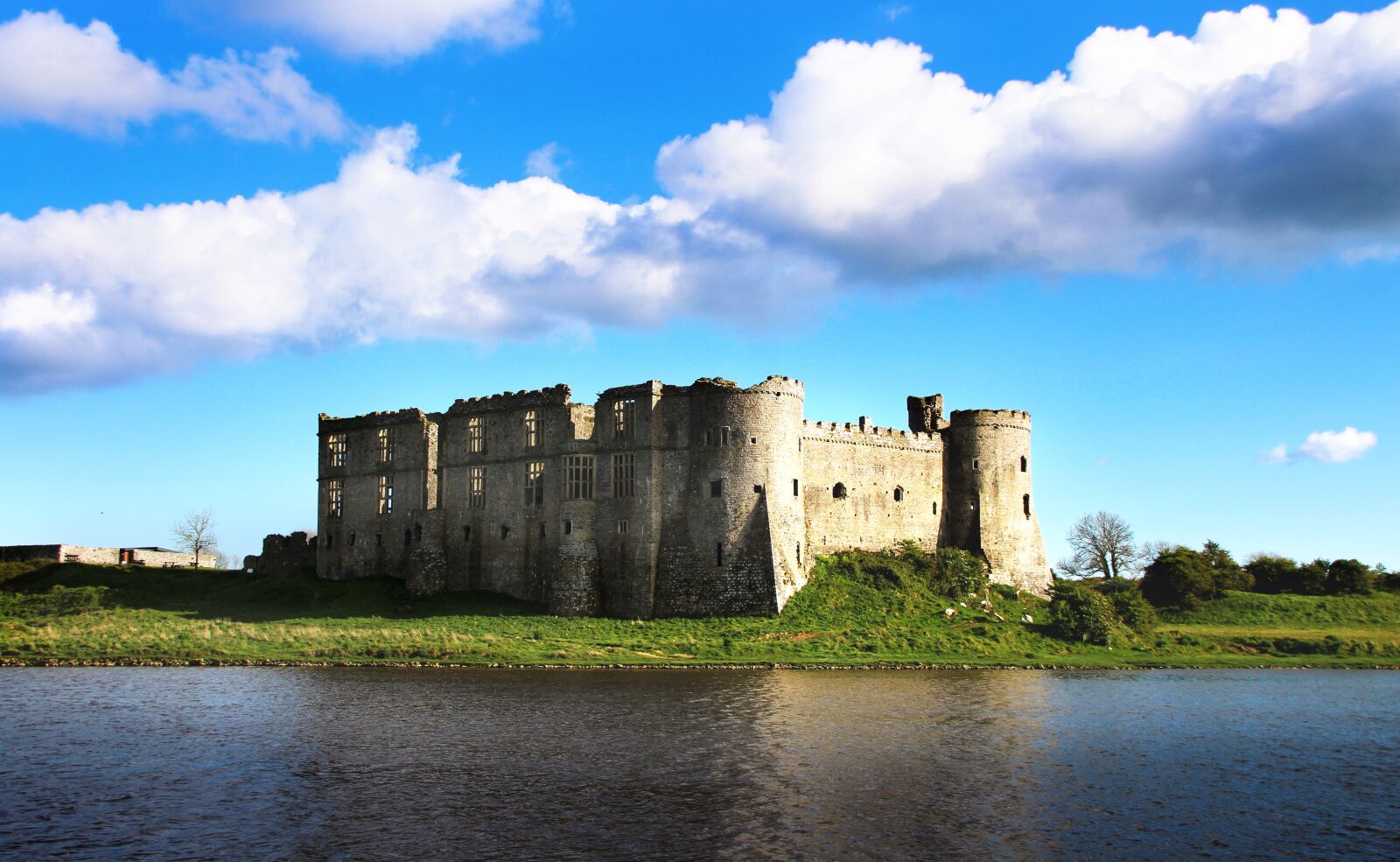 Canon EOS 1300D (EOS Rebel T6 / EOS Kiss X80) sample photo. Castle, wales, carew photography