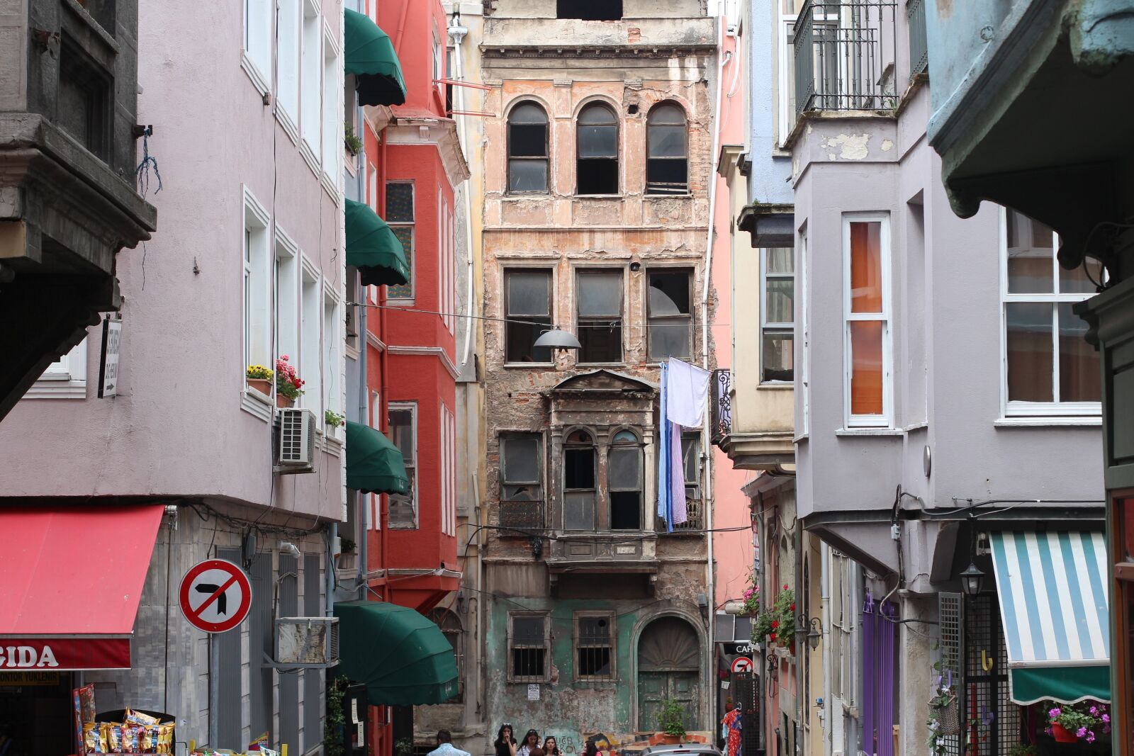 Canon EOS 700D (EOS Rebel T5i / EOS Kiss X7i) sample photo. Street, istanbul, old photography