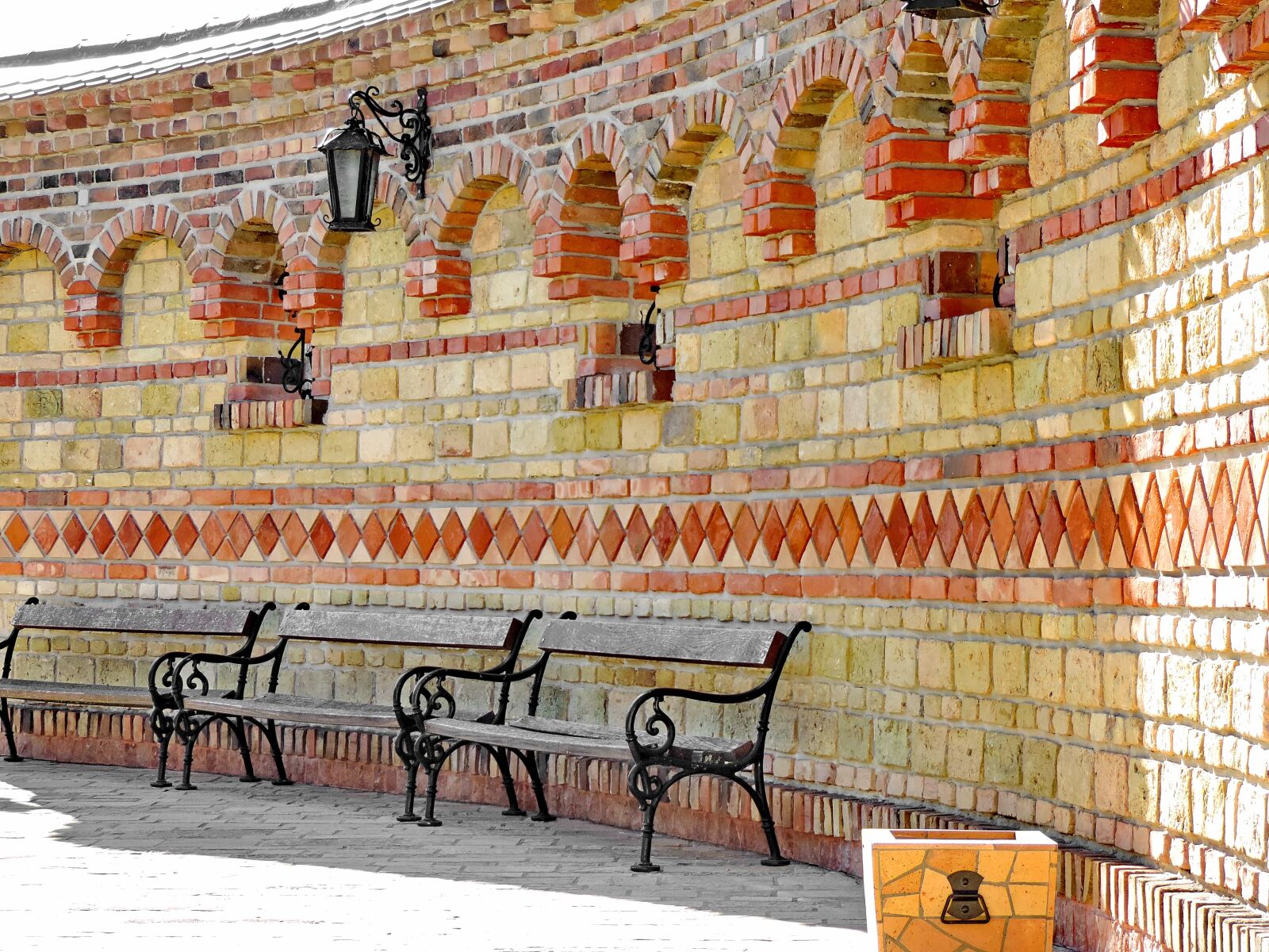 Nikon Coolpix P520 sample photo. Architectural style, bricks, architecture photography