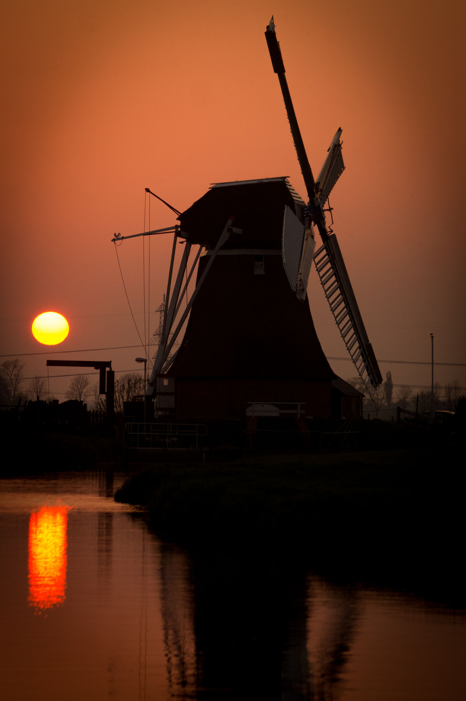Sony DT 55-200mm F4-5.6 SAM sample photo. Landscape, sunset, netherlands, mill photography