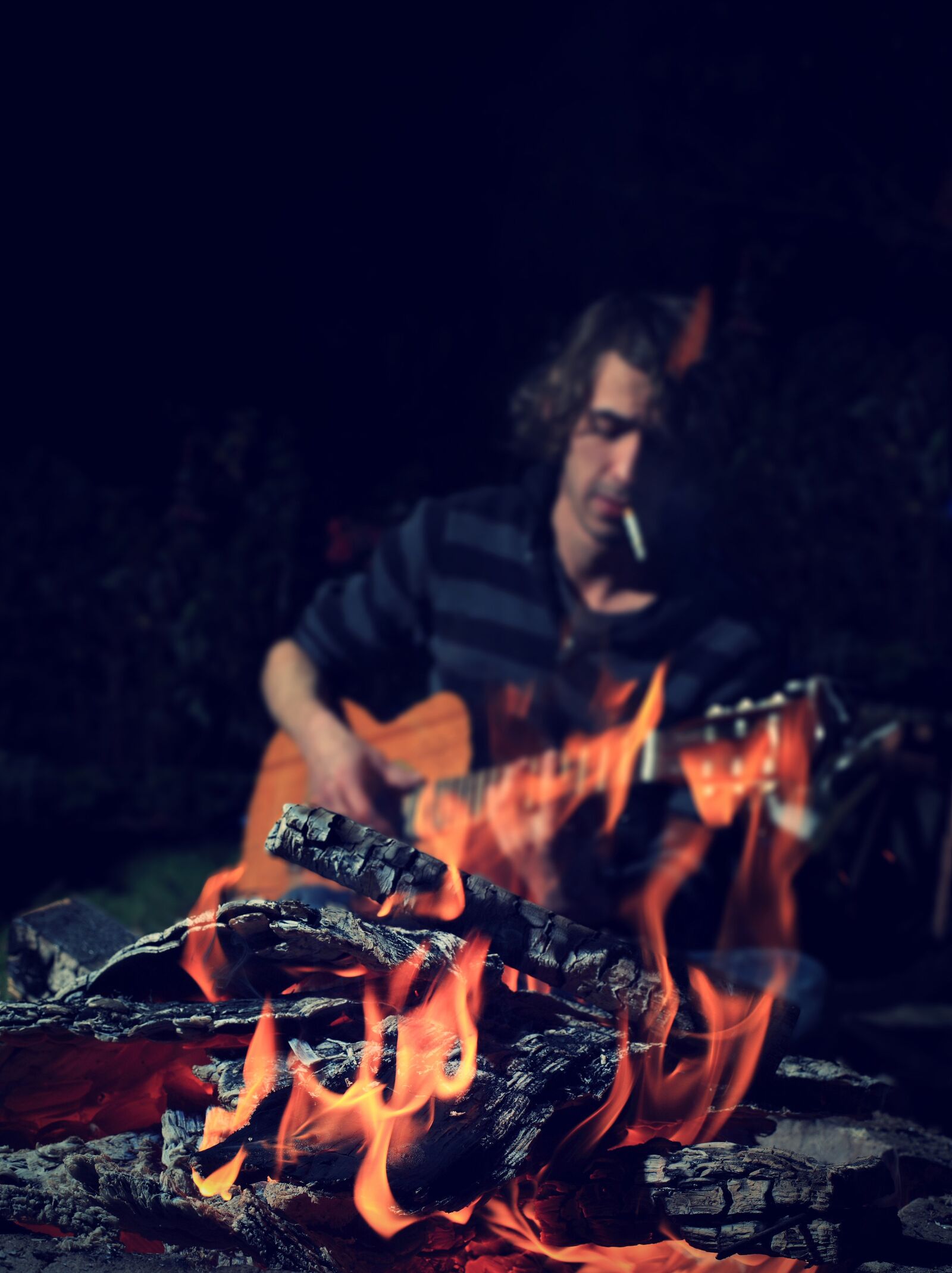 Canon EOS-1Ds Mark III sample photo. Campfire, man, guitar photography