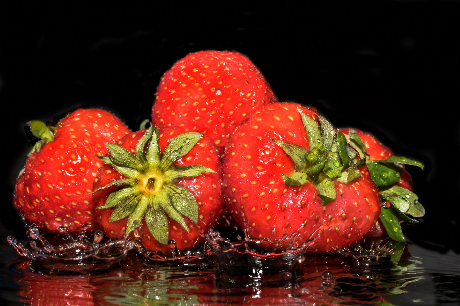 Canon EOS 750D (EOS Rebel T6i / EOS Kiss X8i) sample photo. Strawberries, fruit, fruits photography