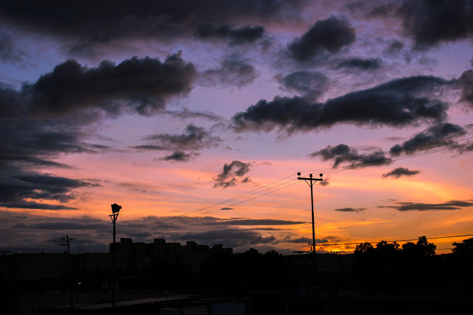 Canon EOS 550D (EOS Rebel T2i / EOS Kiss X4) sample photo. Landscape, sunset, orange photography