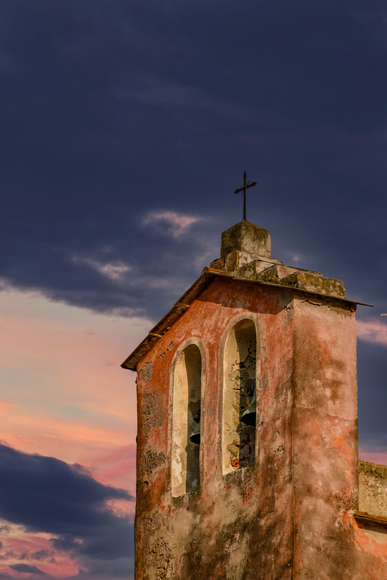 Tamron 28-300mm F3.5-6.3 Di VC PZD sample photo. Gable, church, architecture photography