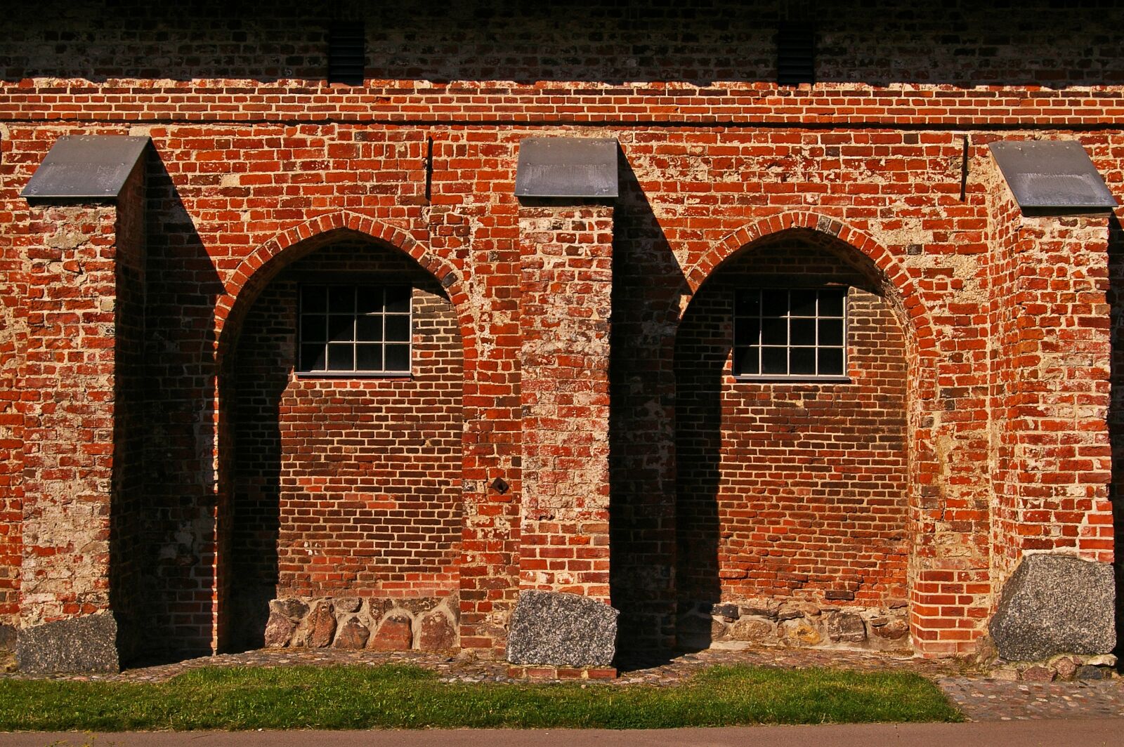 Pentax *ist DL2 sample photo. Wall, city wall, eldena photography