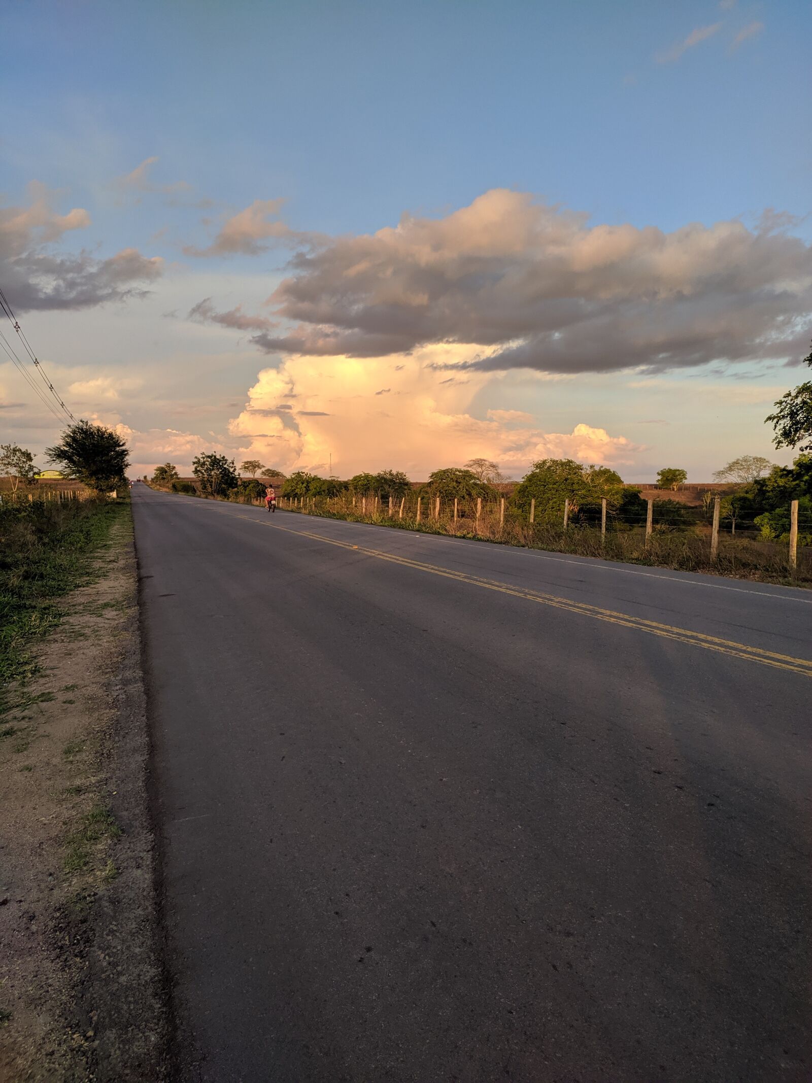 Xiaomi Redmi Note 7 sample photo. Sky, asfalto, corrida photography