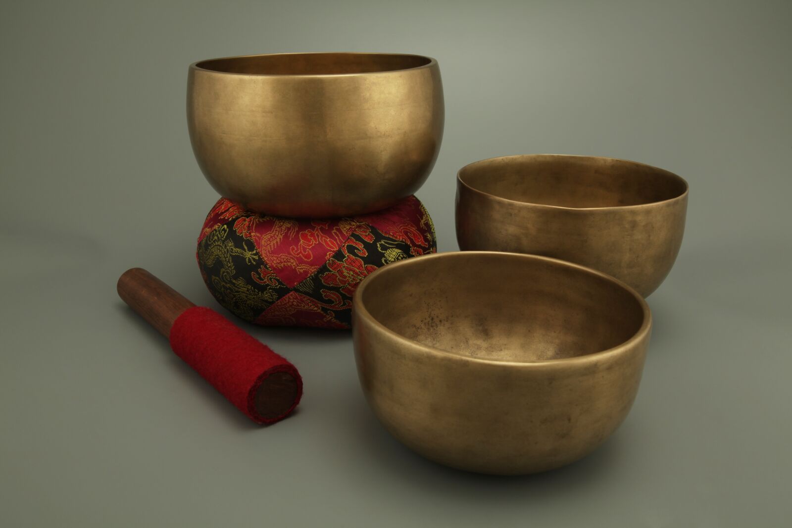 Canon EOS 5D Mark II sample photo. Singing bowls, meditation, sound photography