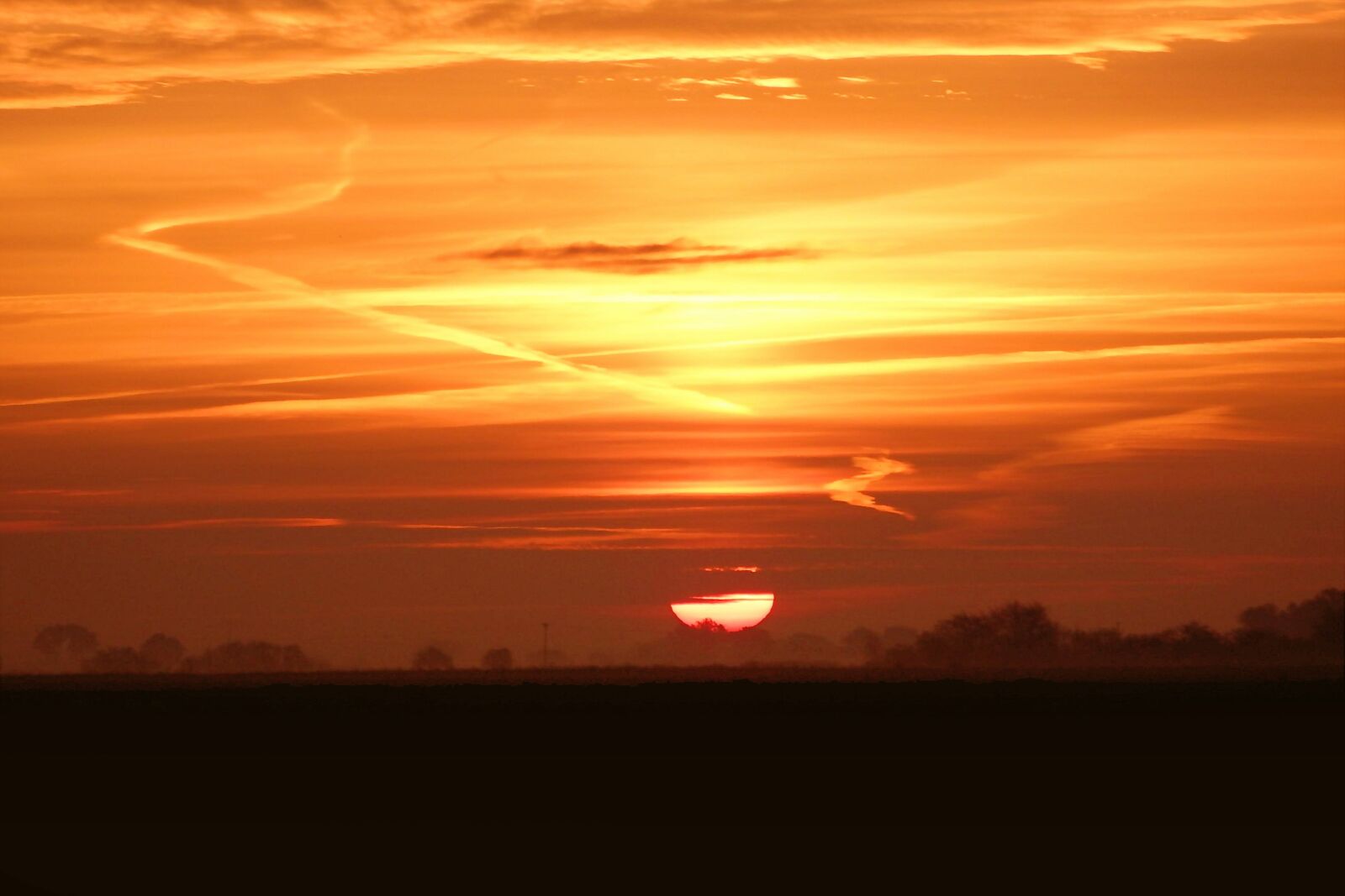 Fujifilm FinePix SL1000 sample photo. Sunrise, morgenrot, skies photography