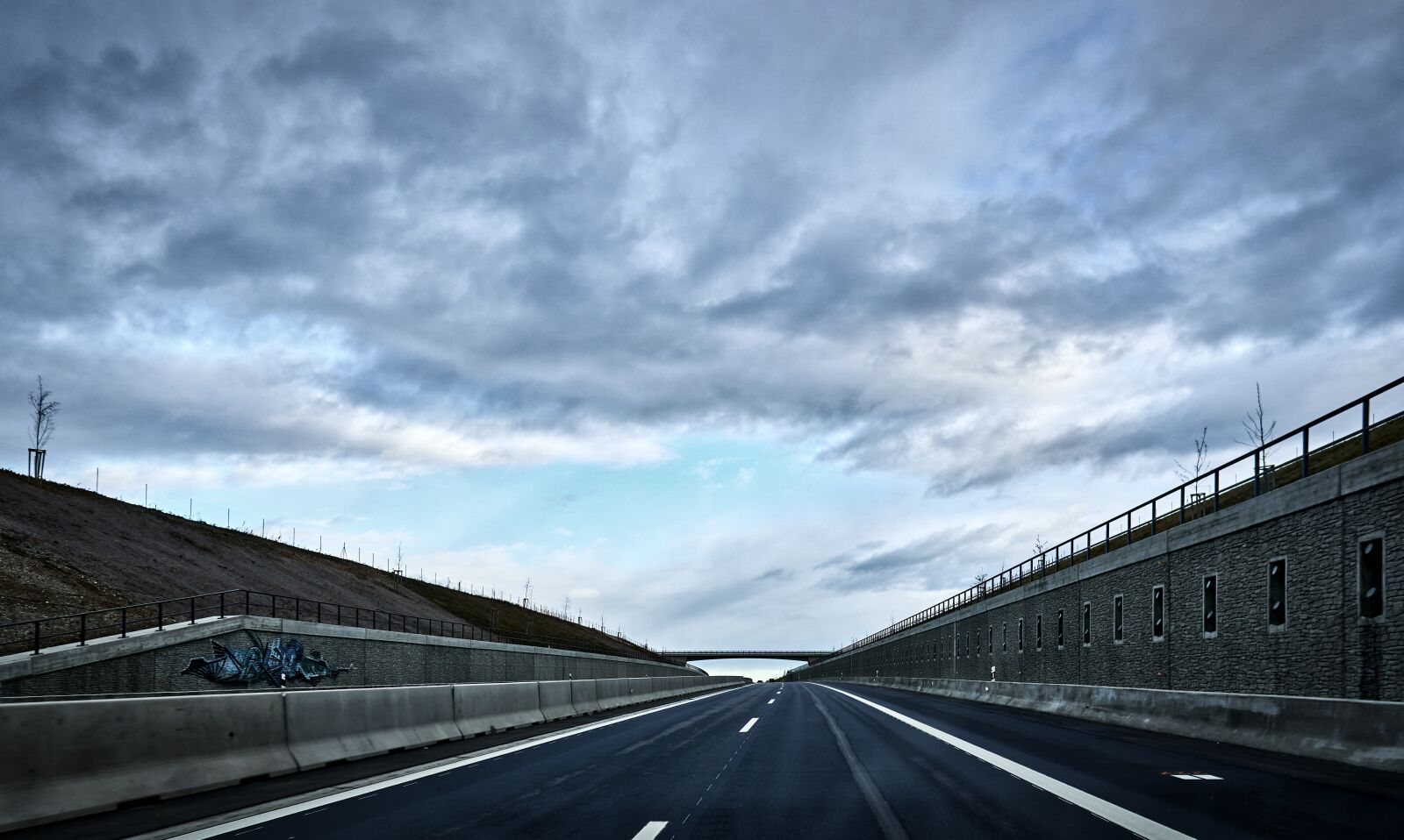 Sony a6300 + Sigma 16mm F1.4 DC DN | C sample photo. Mood, road, clouds photography