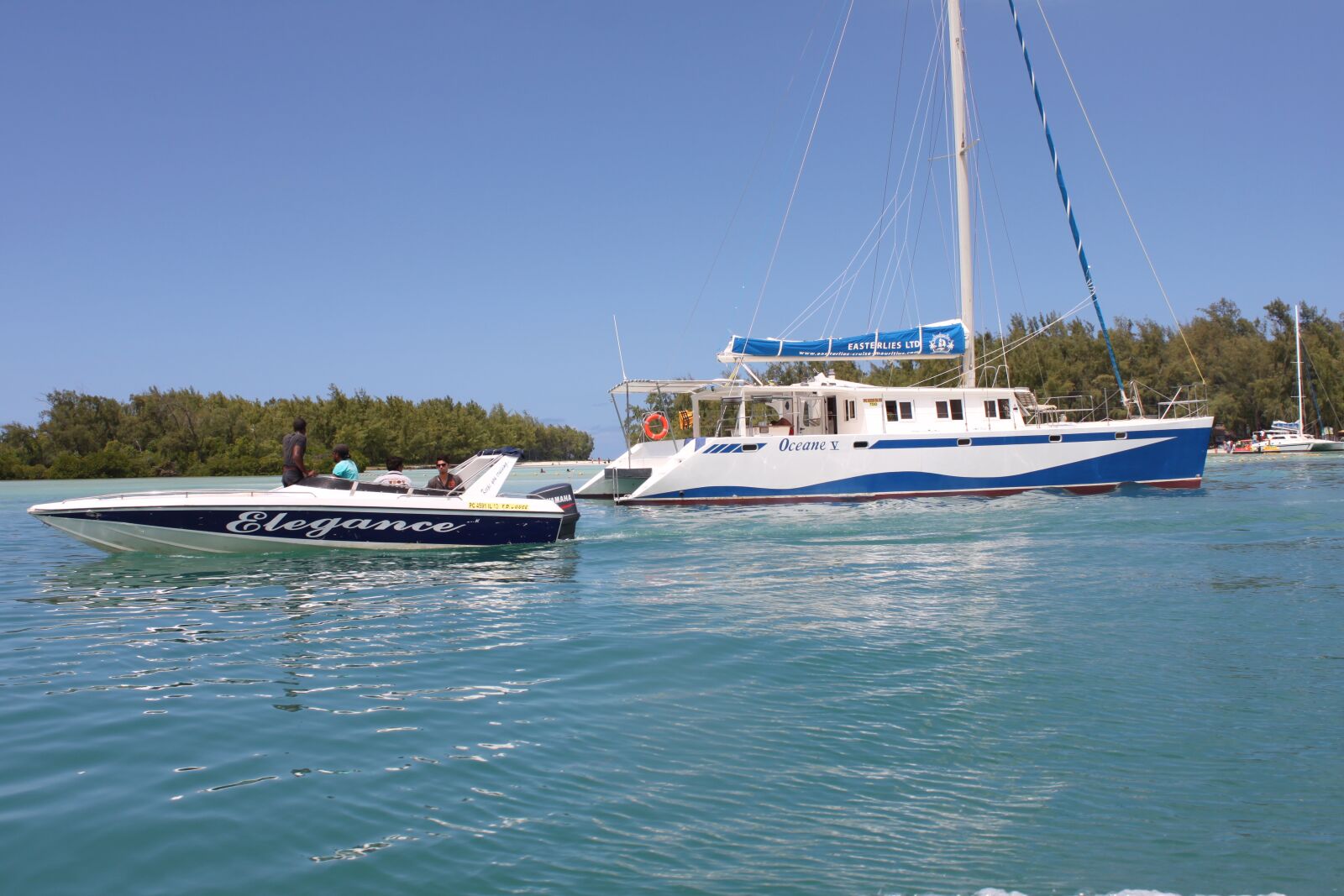 Canon EOS 500D (EOS Rebel T1i / EOS Kiss X3) sample photo. Sport boats, sailor, powerboat photography