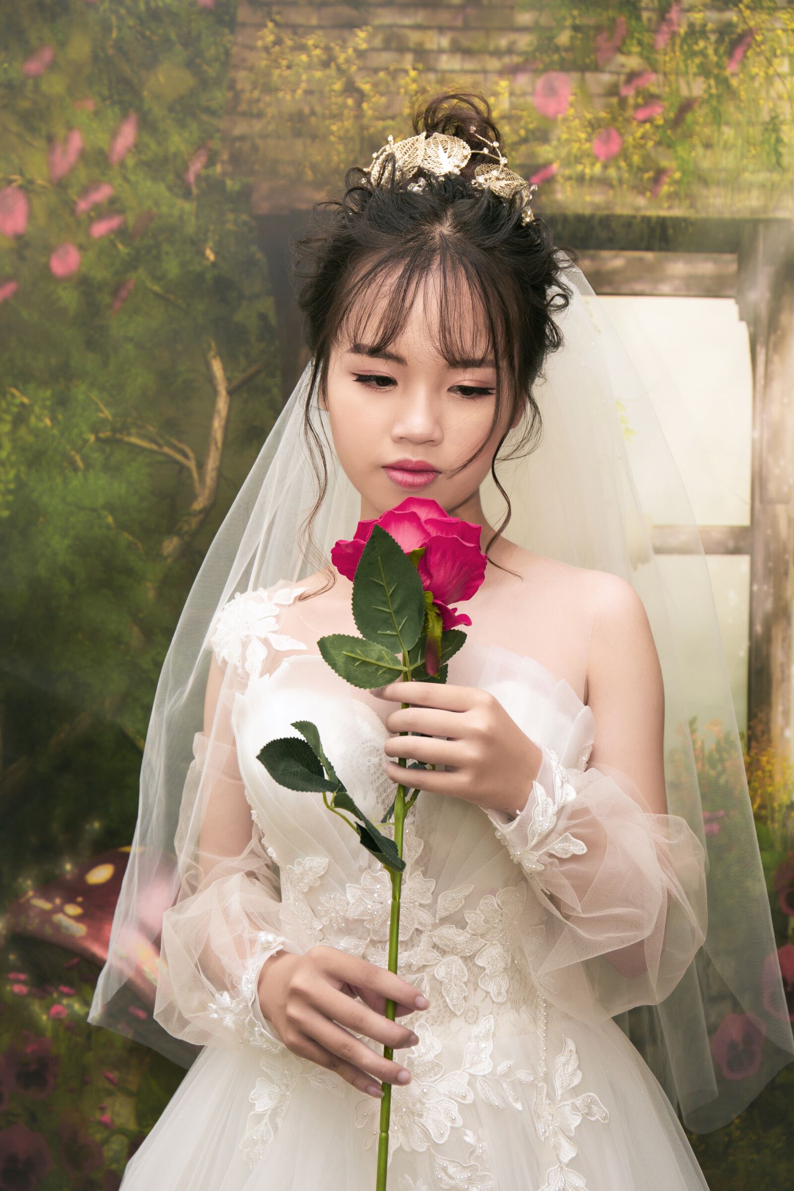Canon EF 24-70mm F4L IS USM sample photo. Young, girl, attractive photography